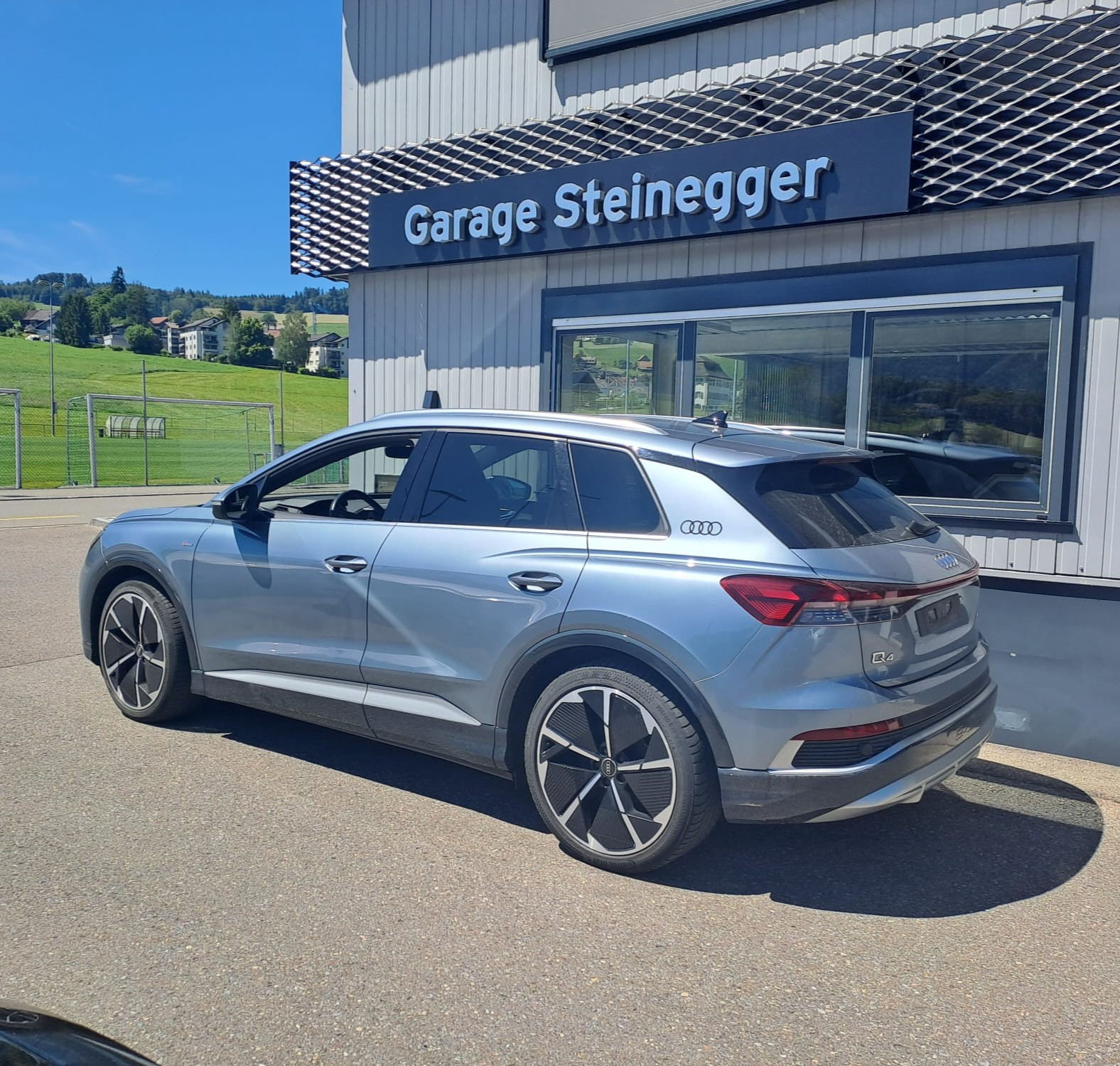 AUDI Q4 e-tron 50 quattro *S-Line*-image-5