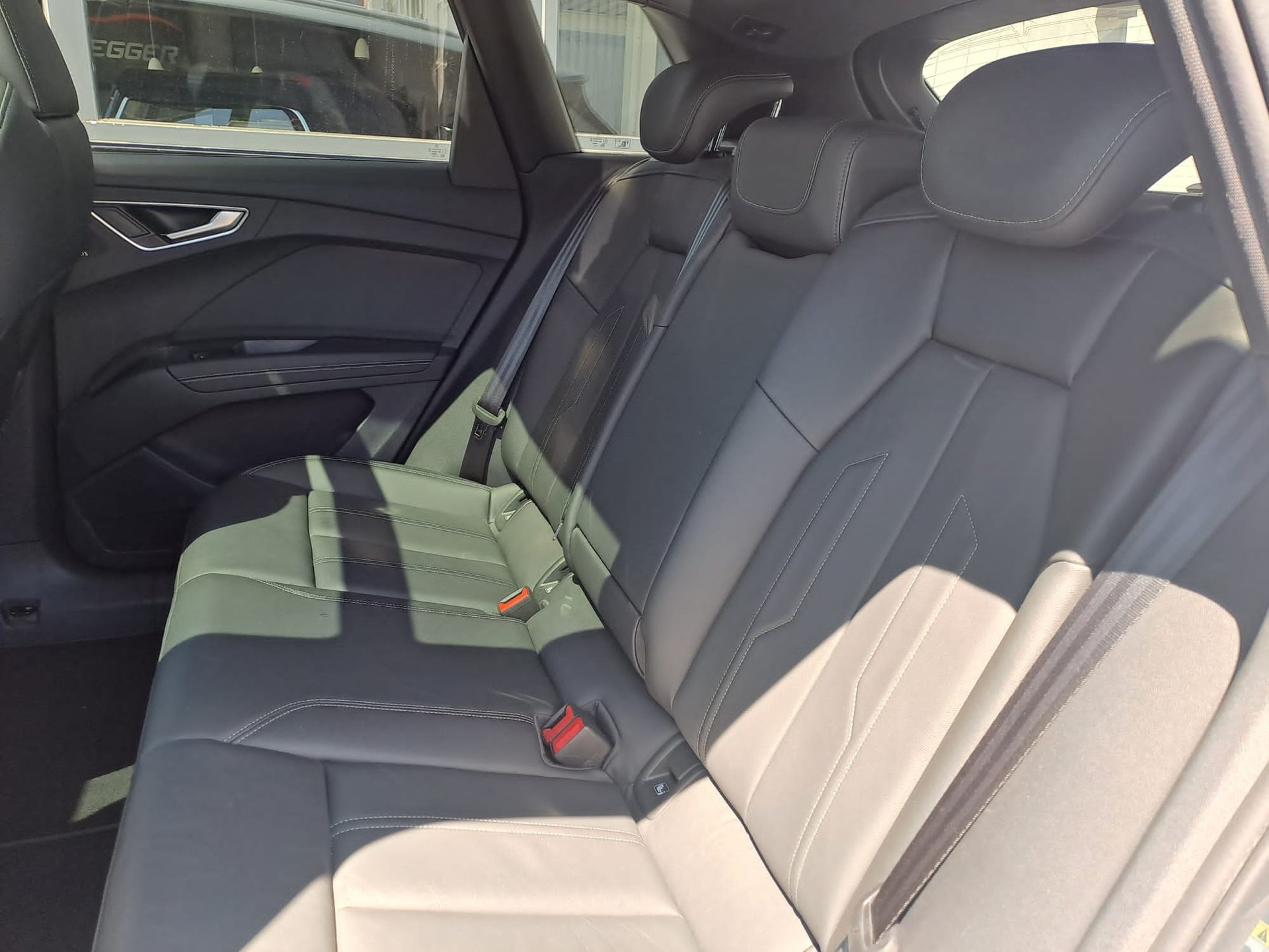 AUDI Q4 e-tron 50 quattro *S-Line*-image-9