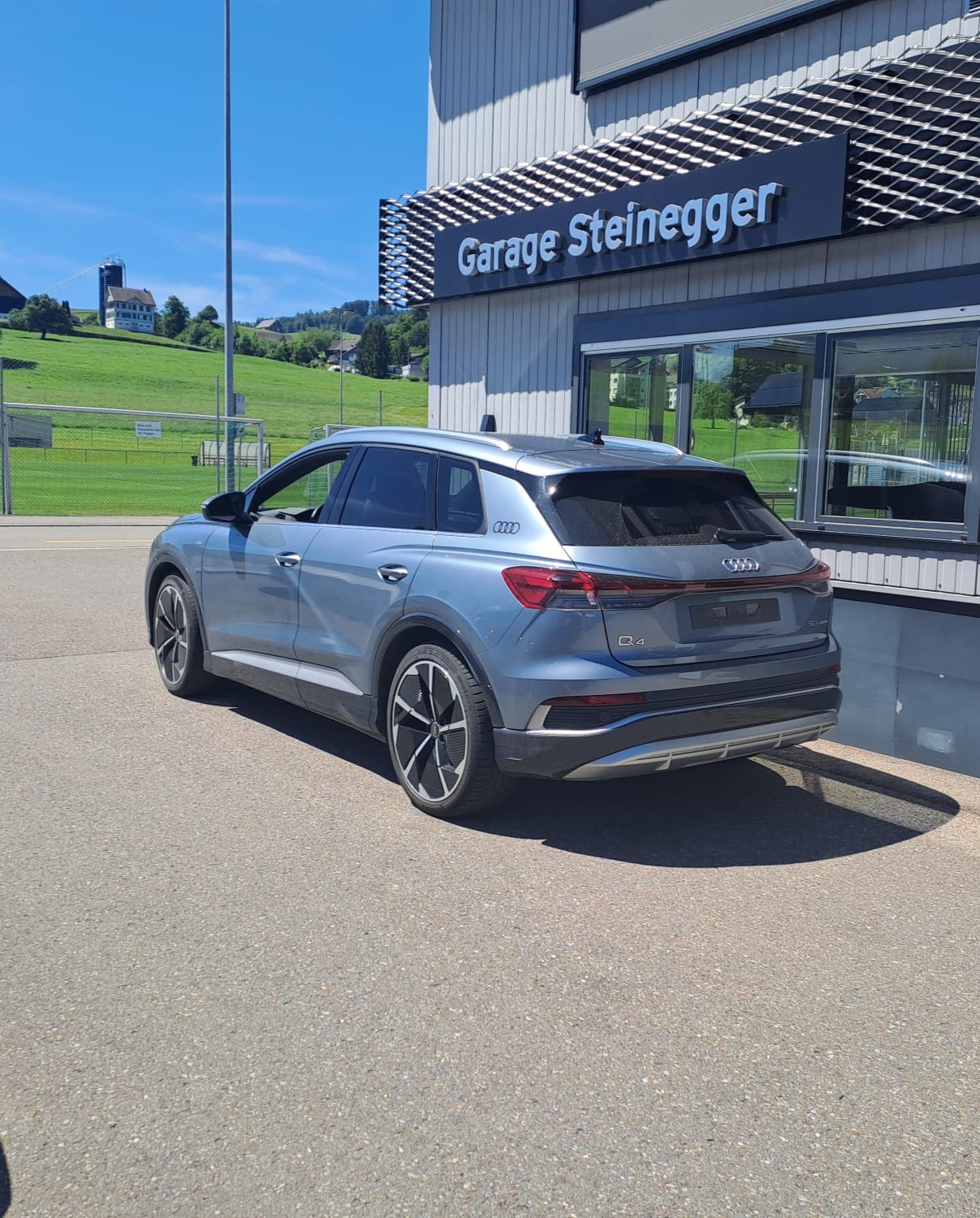AUDI Q4 e-tron 50 quattro *S-Line*-image-6