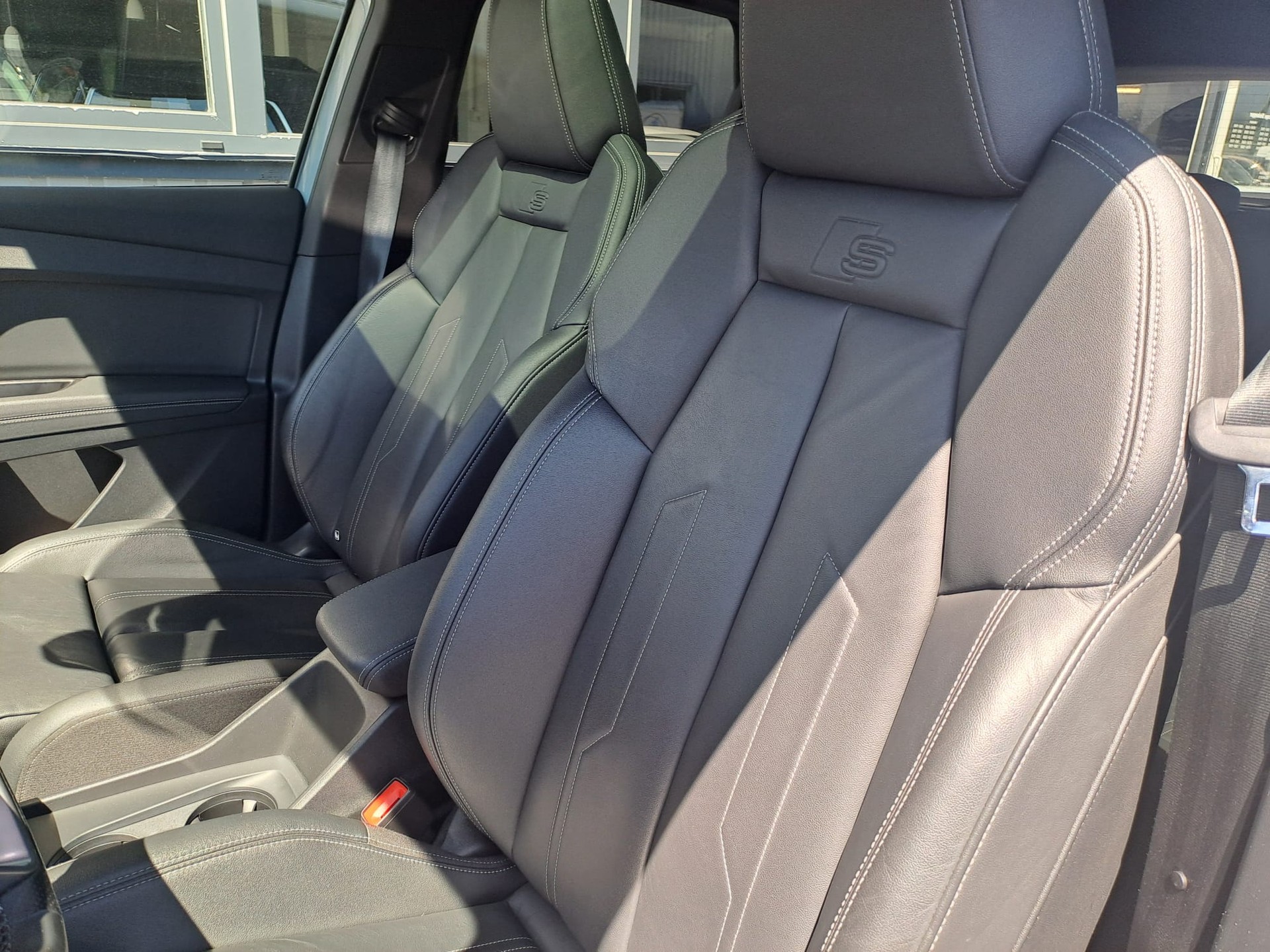 AUDI Q4 e-tron 50 quattro *S-Line*-image-8