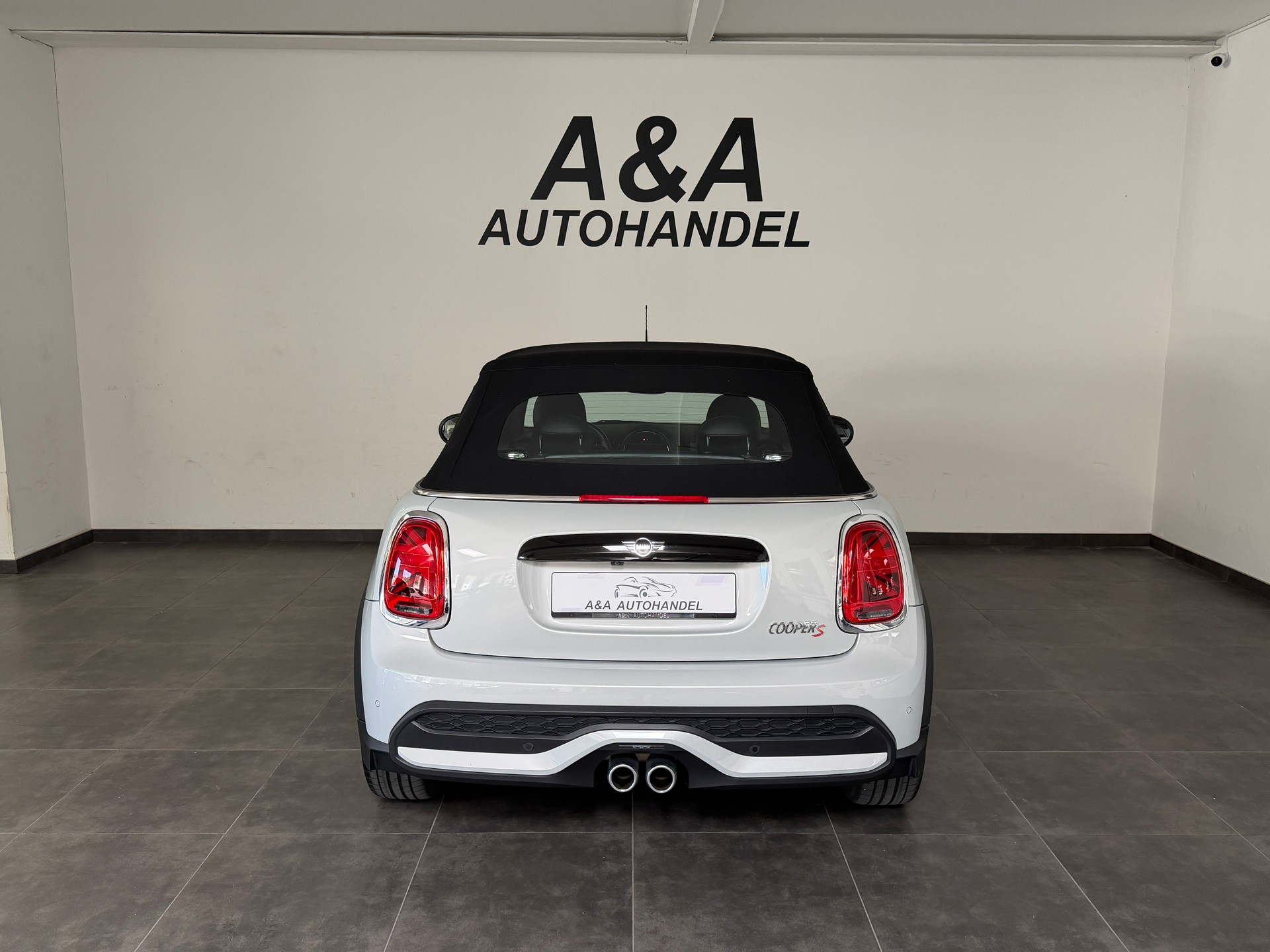 MINI Cooper S Cabriolet-image-4