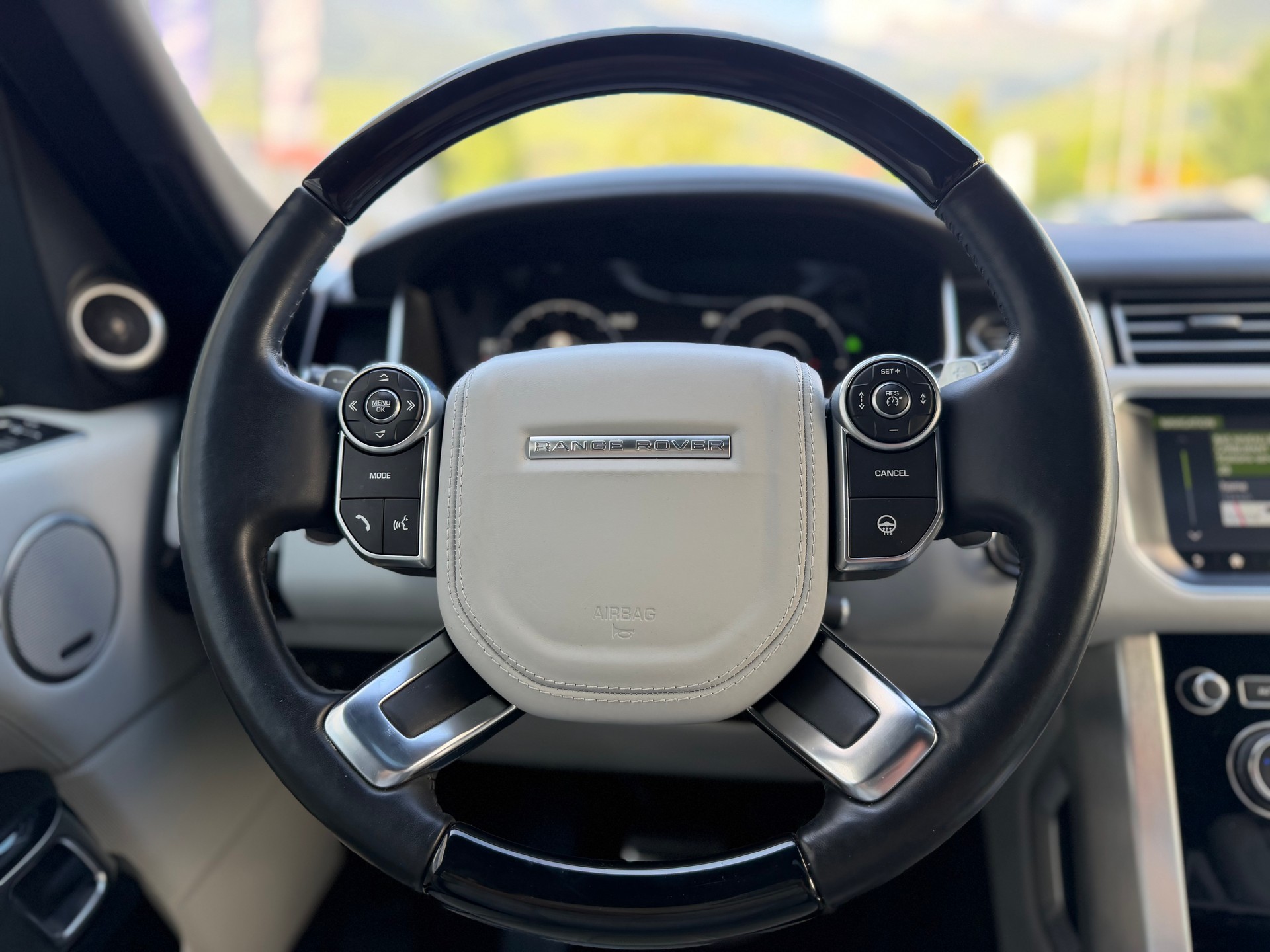 LAND ROVER Range Rover 4.4 SDV8 Autobiography Automatic-image-10