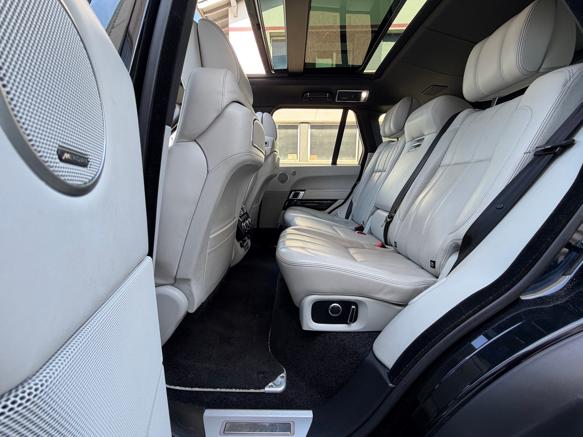LAND ROVER Range Rover 4.4 SDV8 Autobiography Automatic-image-7
