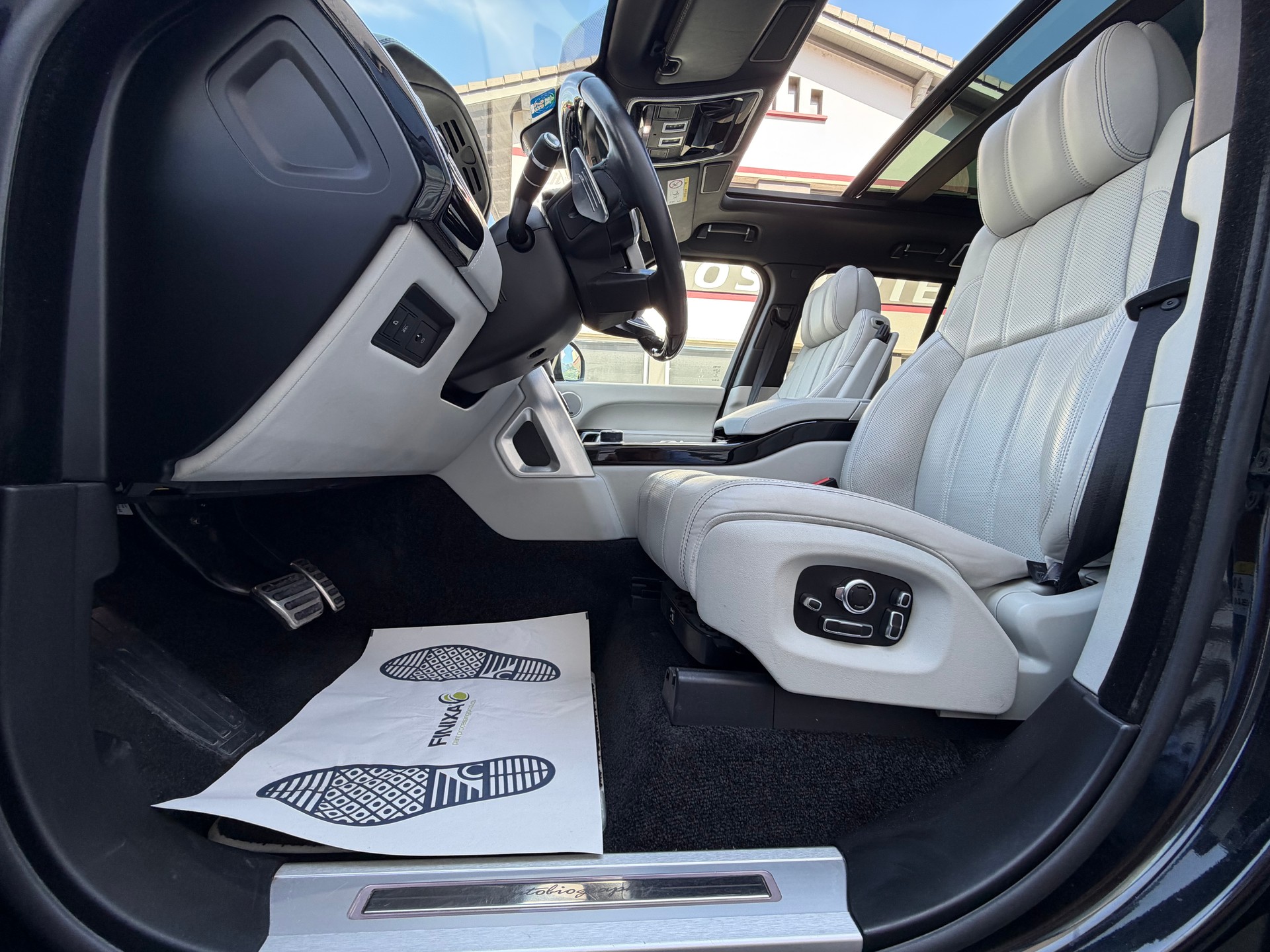 LAND ROVER Range Rover 4.4 SDV8 Autobiography Automatic-image-6