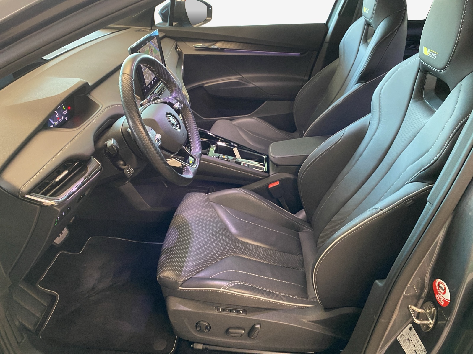 SKODA Enyaq Coupé RS iV 80 4x4-image-8