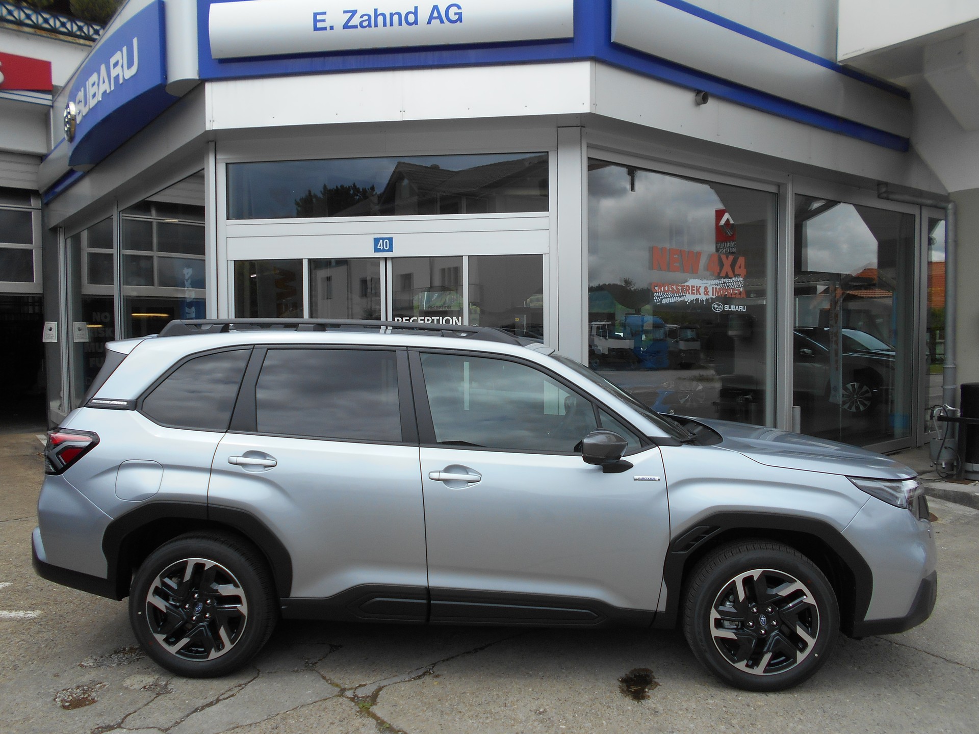 SUBARU 2.0i e-Boxer Swiss Plus Lineartronic-image-0