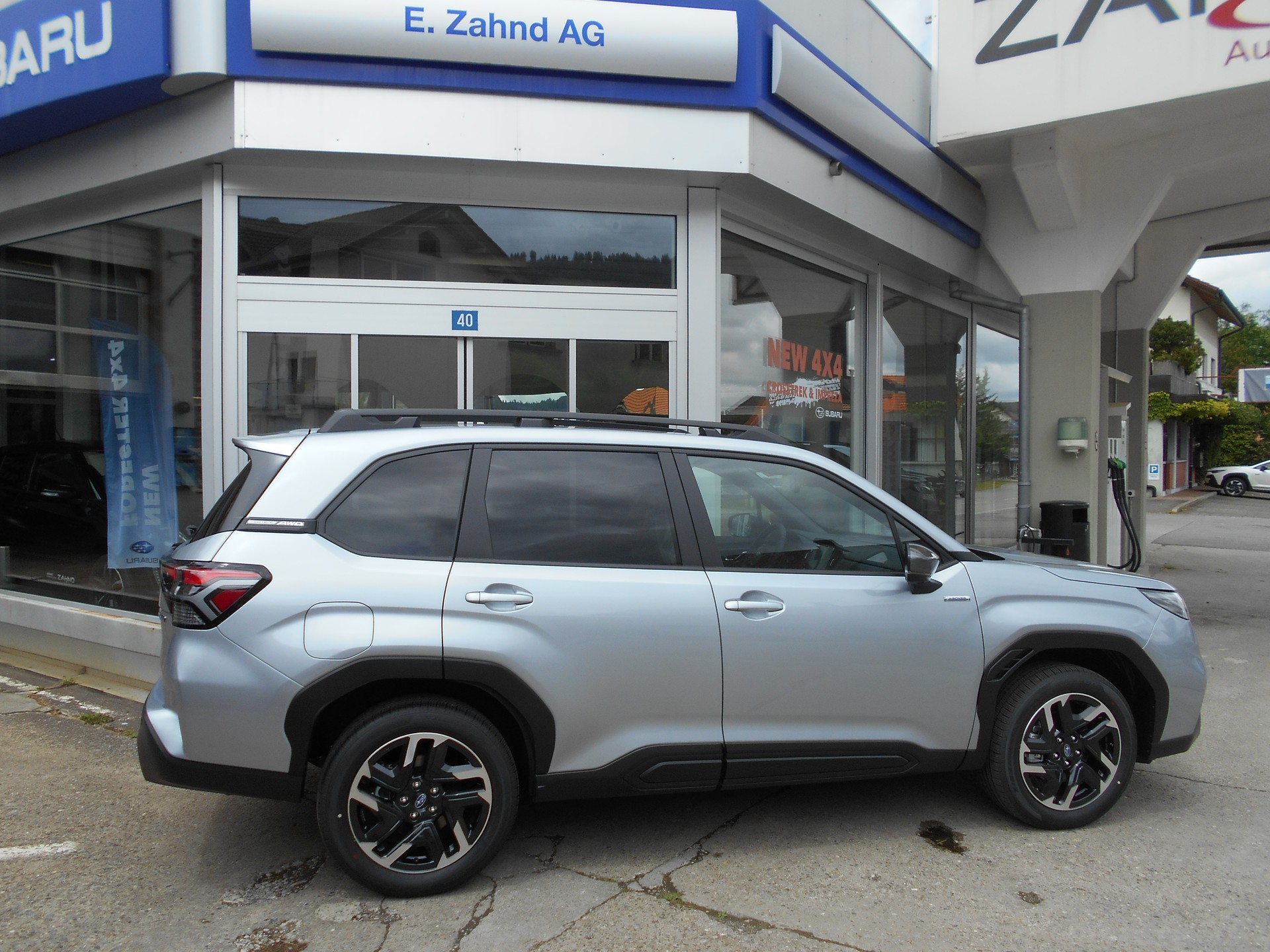 SUBARU 2.0i e-Boxer Swiss Plus Lineartronic-image-3