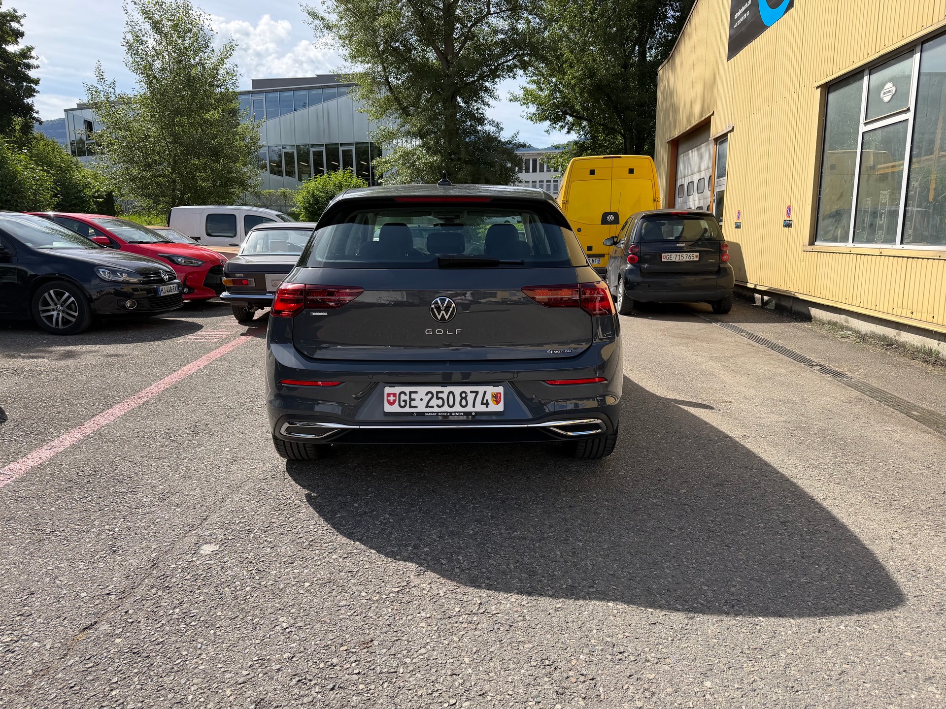 VW 2.0 TSI Style DSG 4motion-image-3
