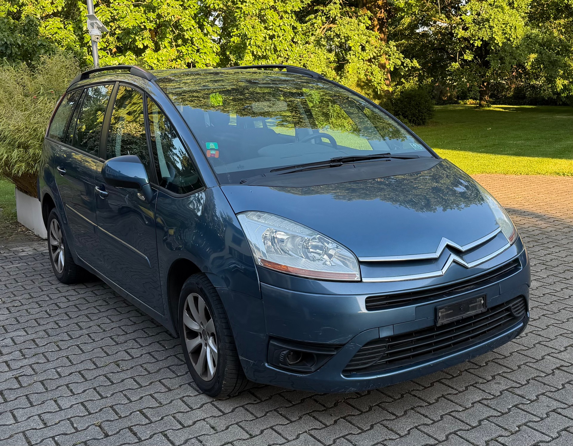 CITROEN Grand C4 Picasso 2.0 HDI Dynamique-image-0