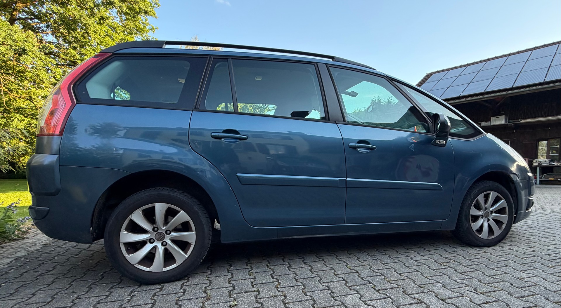 CITROEN Grand C4 Picasso 2.0 HDI Dynamique-image-4