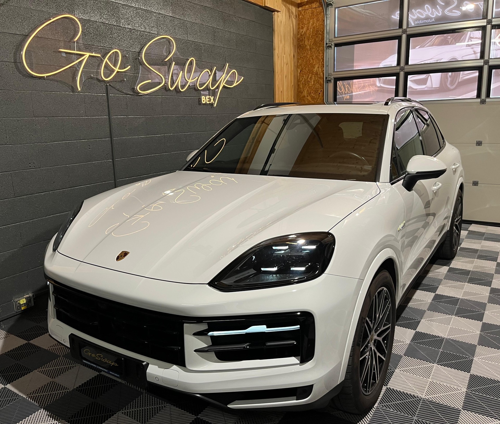 PORSCHE Cayenne E-Hybrid Tiptronic-image-3