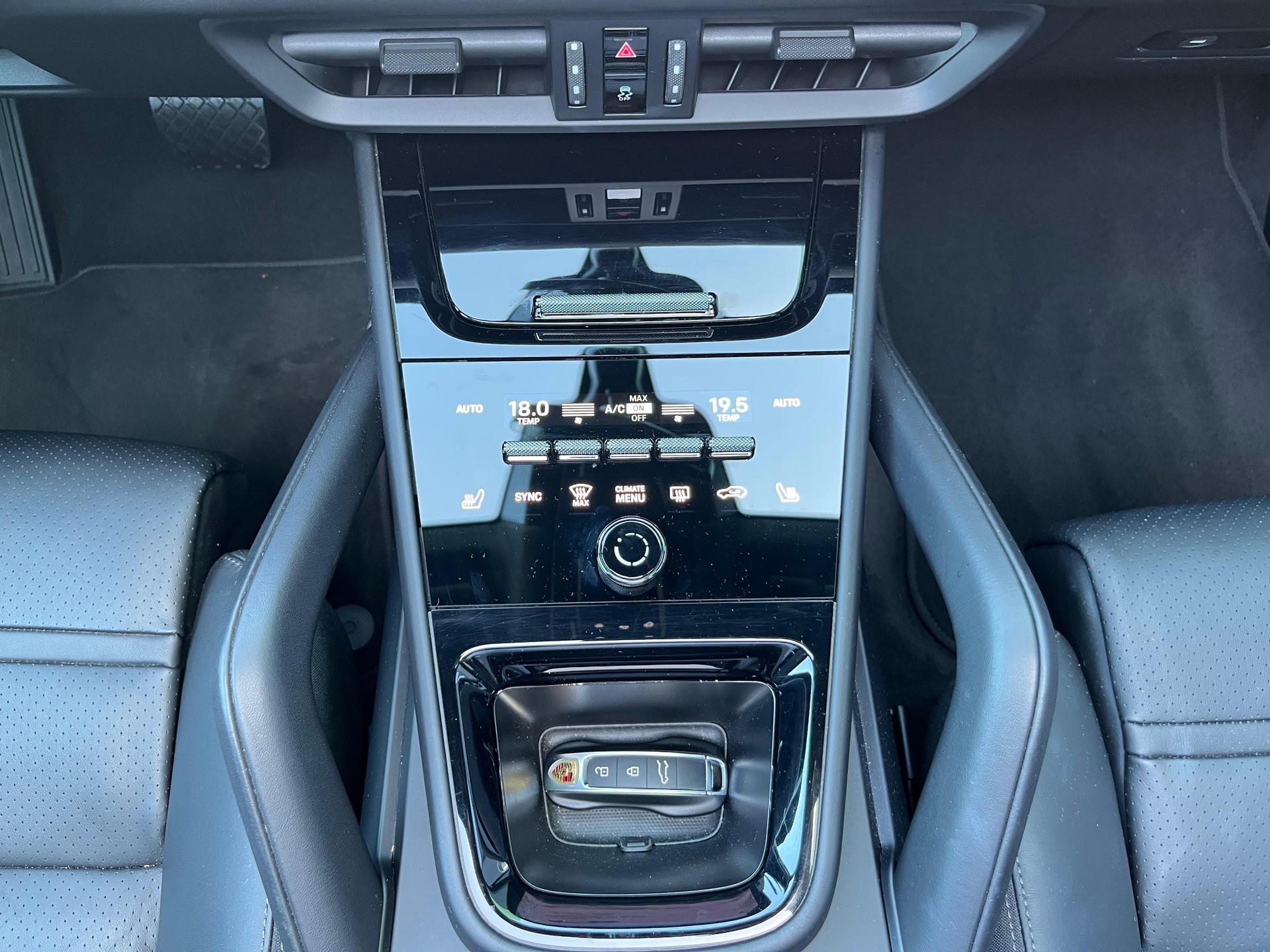 PORSCHE Cayenne E-Hybrid Tiptronic-image-15