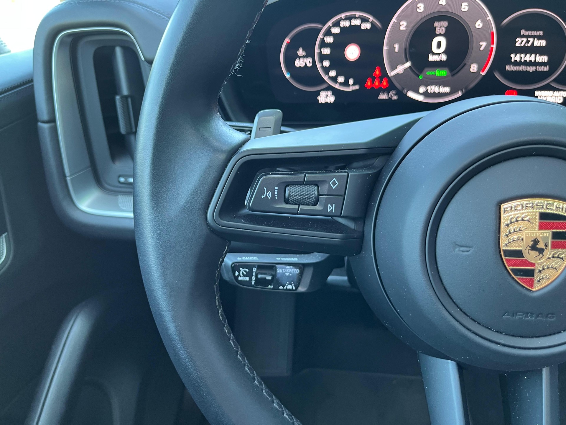 PORSCHE Cayenne E-Hybrid Tiptronic-image-13