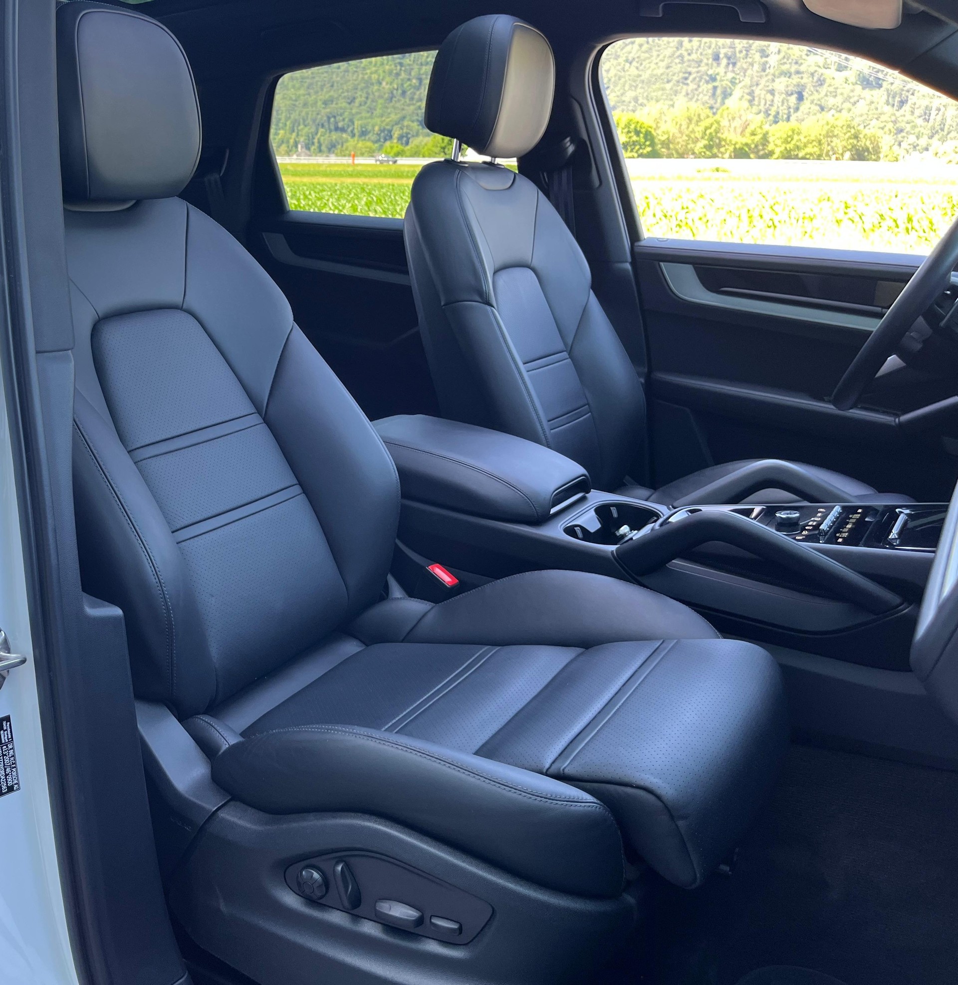 PORSCHE Cayenne E-Hybrid Tiptronic-image-9
