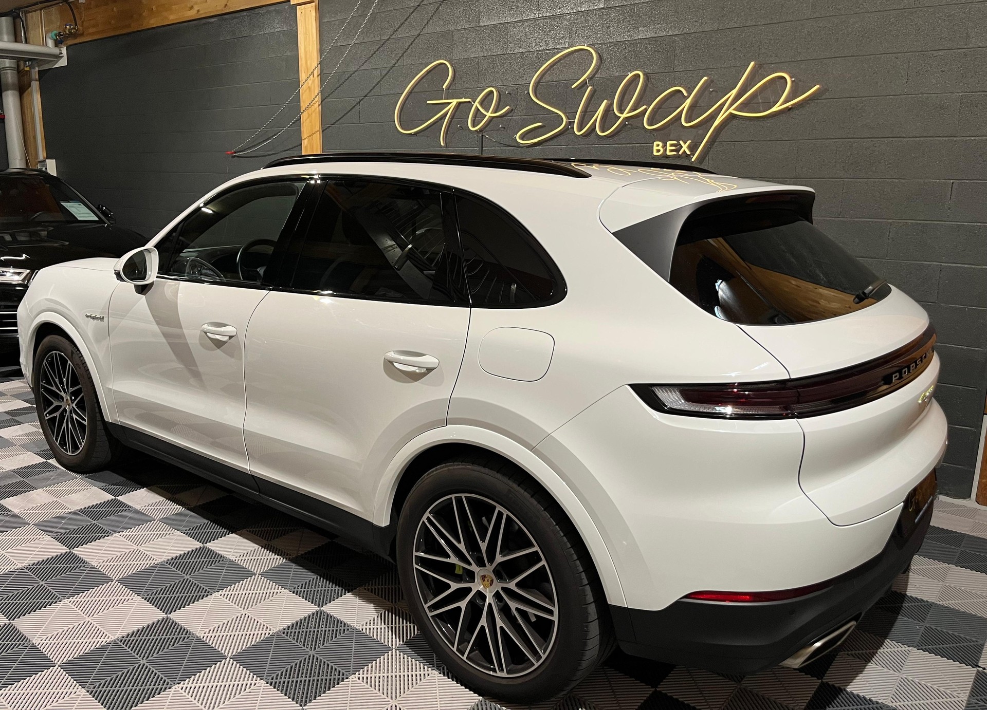 PORSCHE Cayenne E-Hybrid Tiptronic-image-5