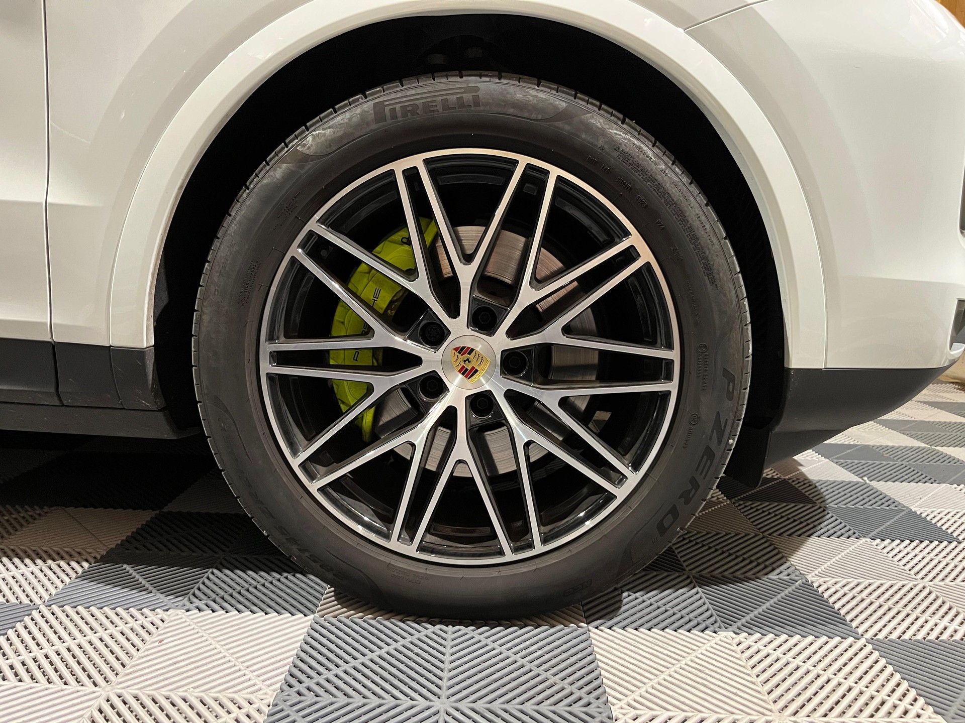 PORSCHE Cayenne E-Hybrid Tiptronic-image-21