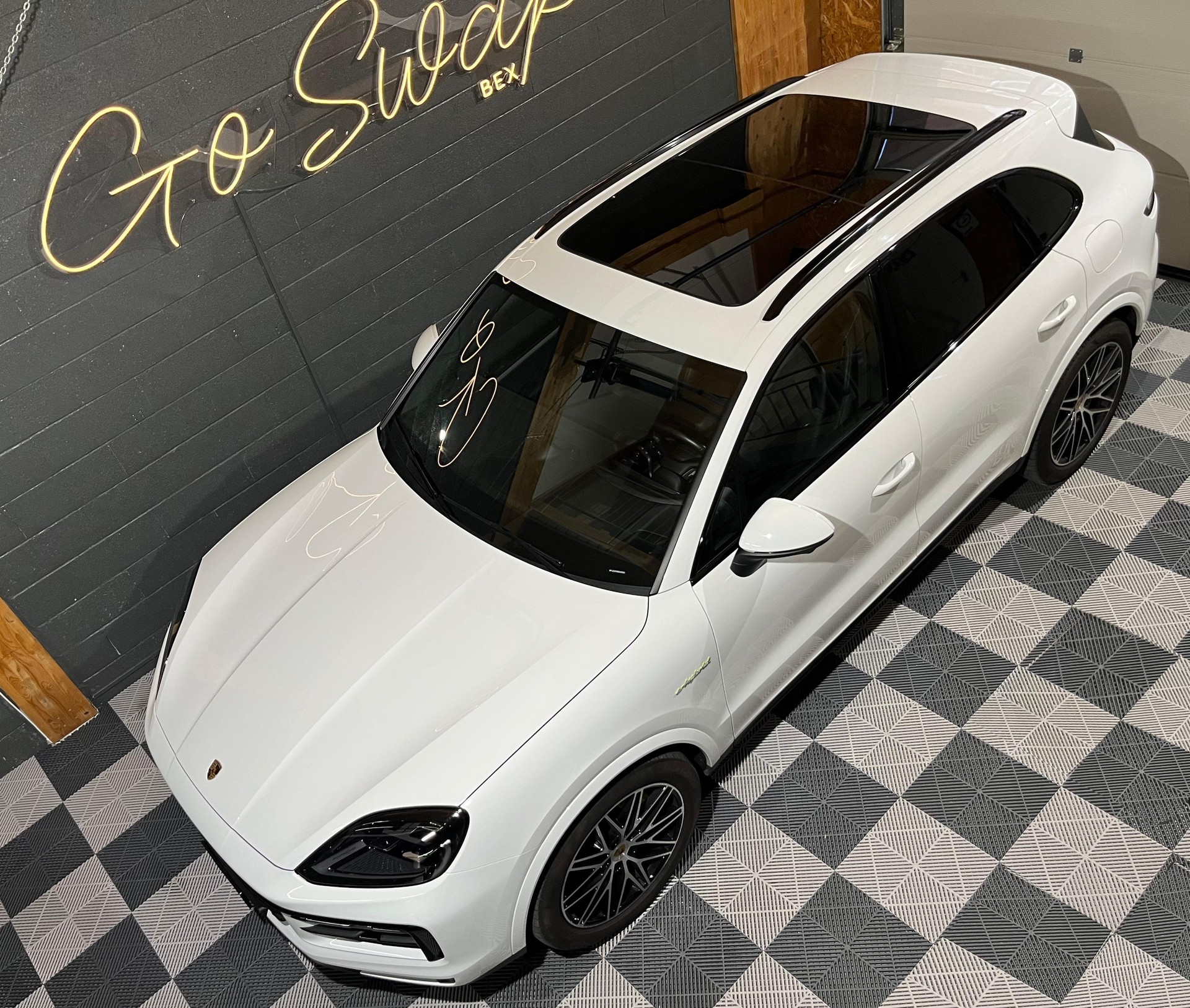 PORSCHE Cayenne E-Hybrid Tiptronic-image-4
