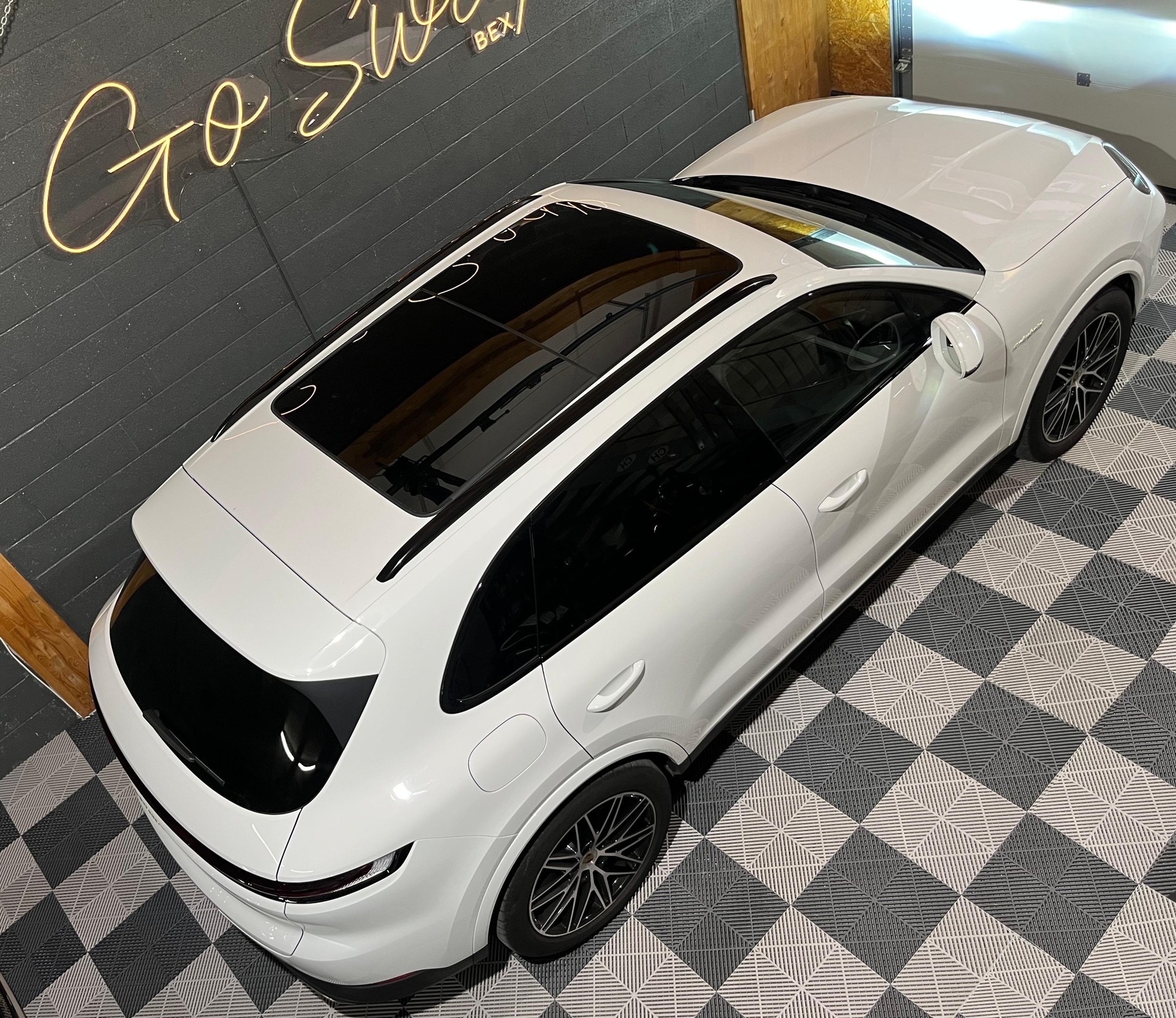 PORSCHE Cayenne E-Hybrid Tiptronic-image-1
