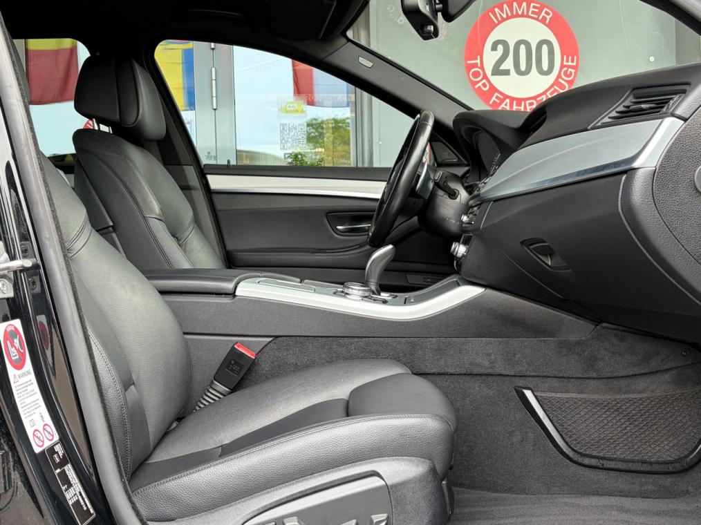 BMW 530d Touring xDrive M Sport-image-11