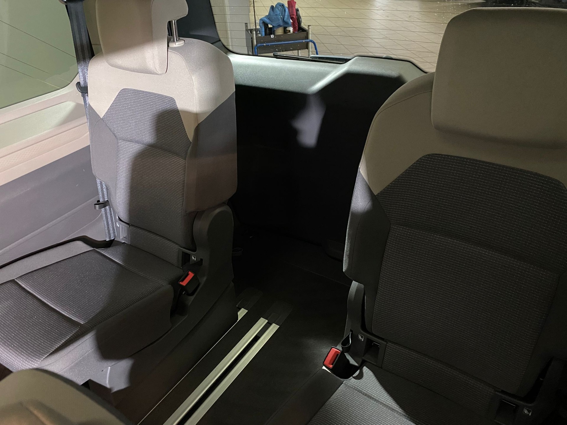 VW Multivan 2.0 TSI DSG-image-11