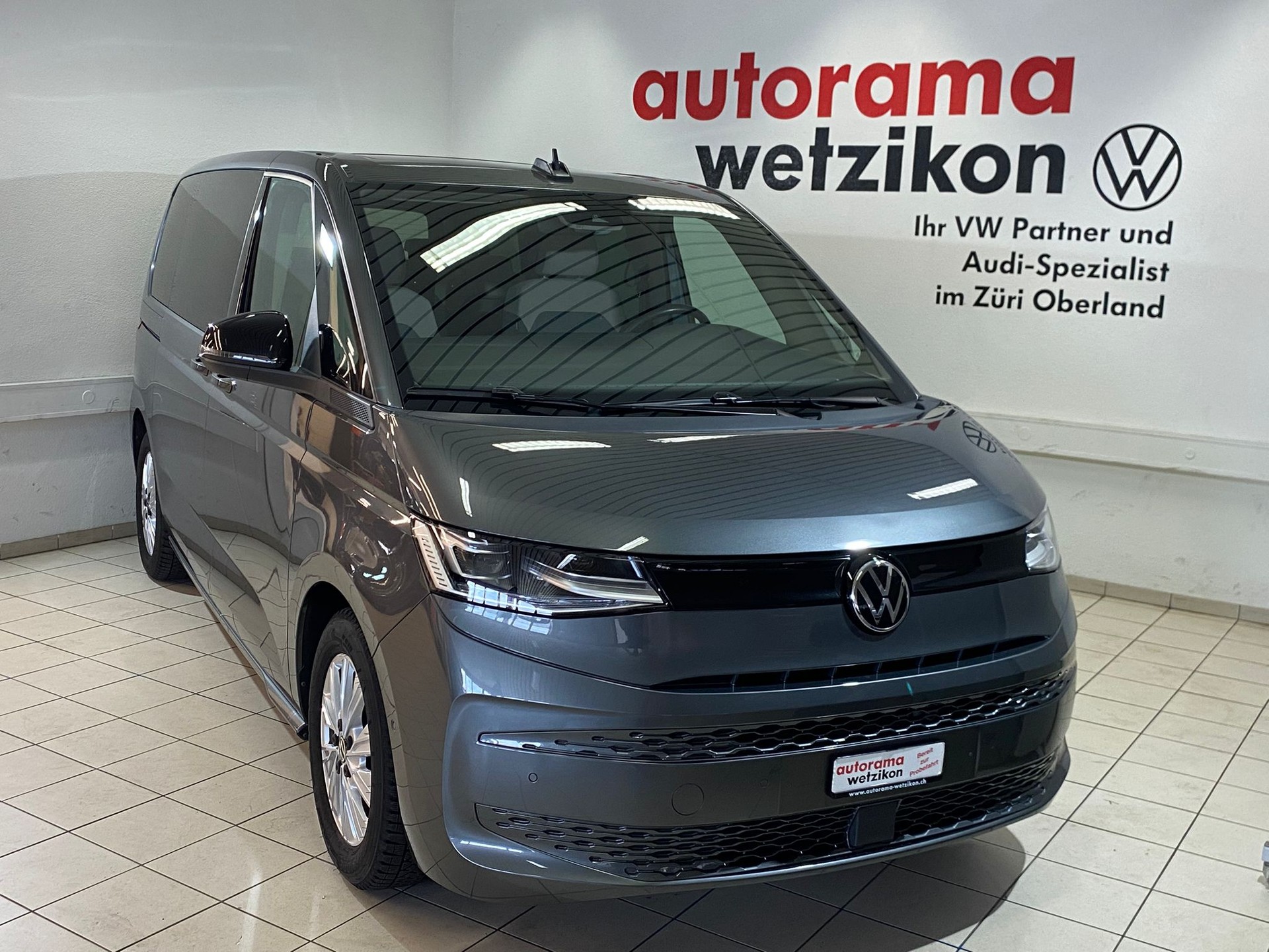 VW Multivan 2.0 TSI DSG-image-1