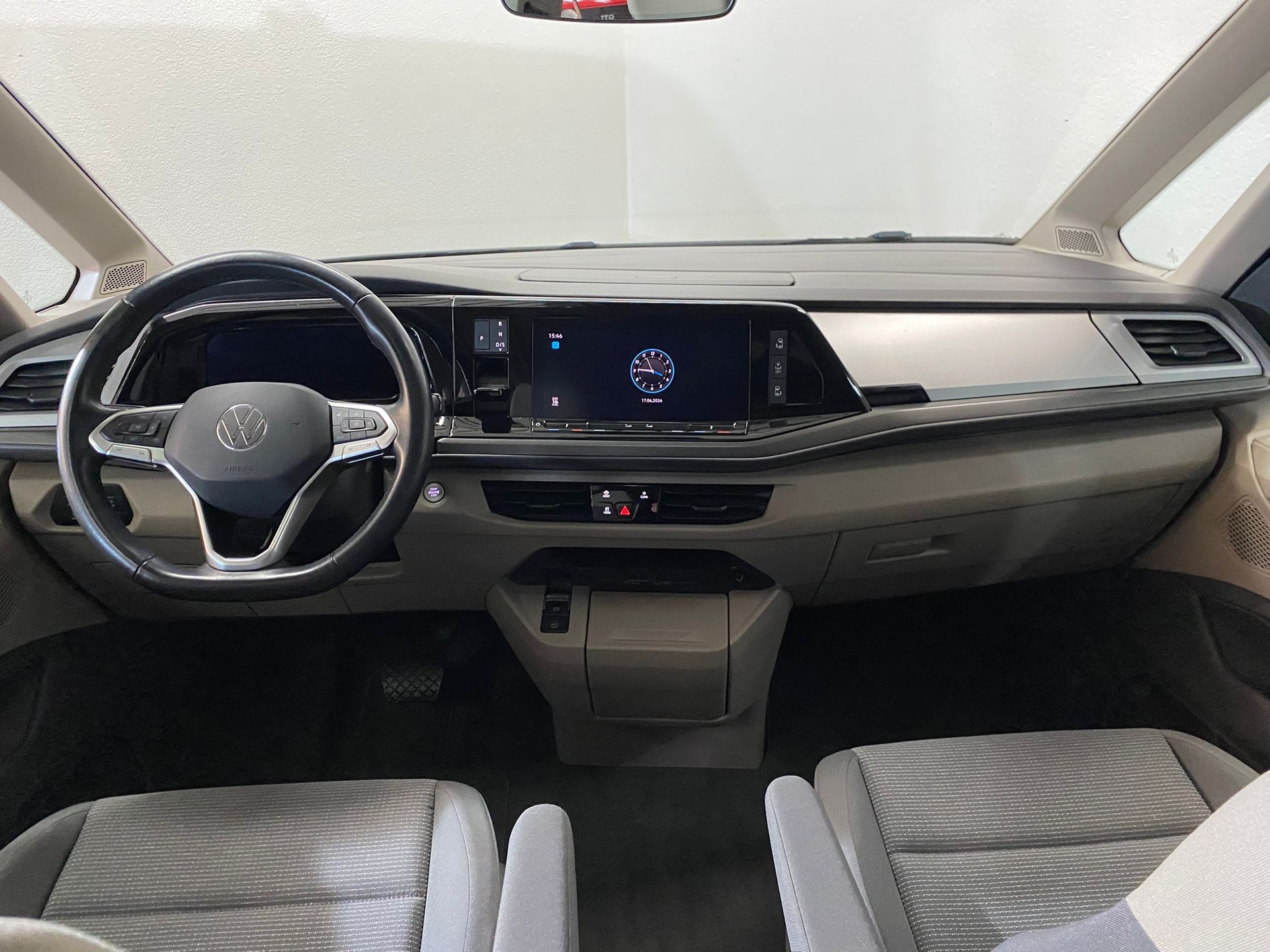 VW Multivan 2.0 TSI DSG-image-8