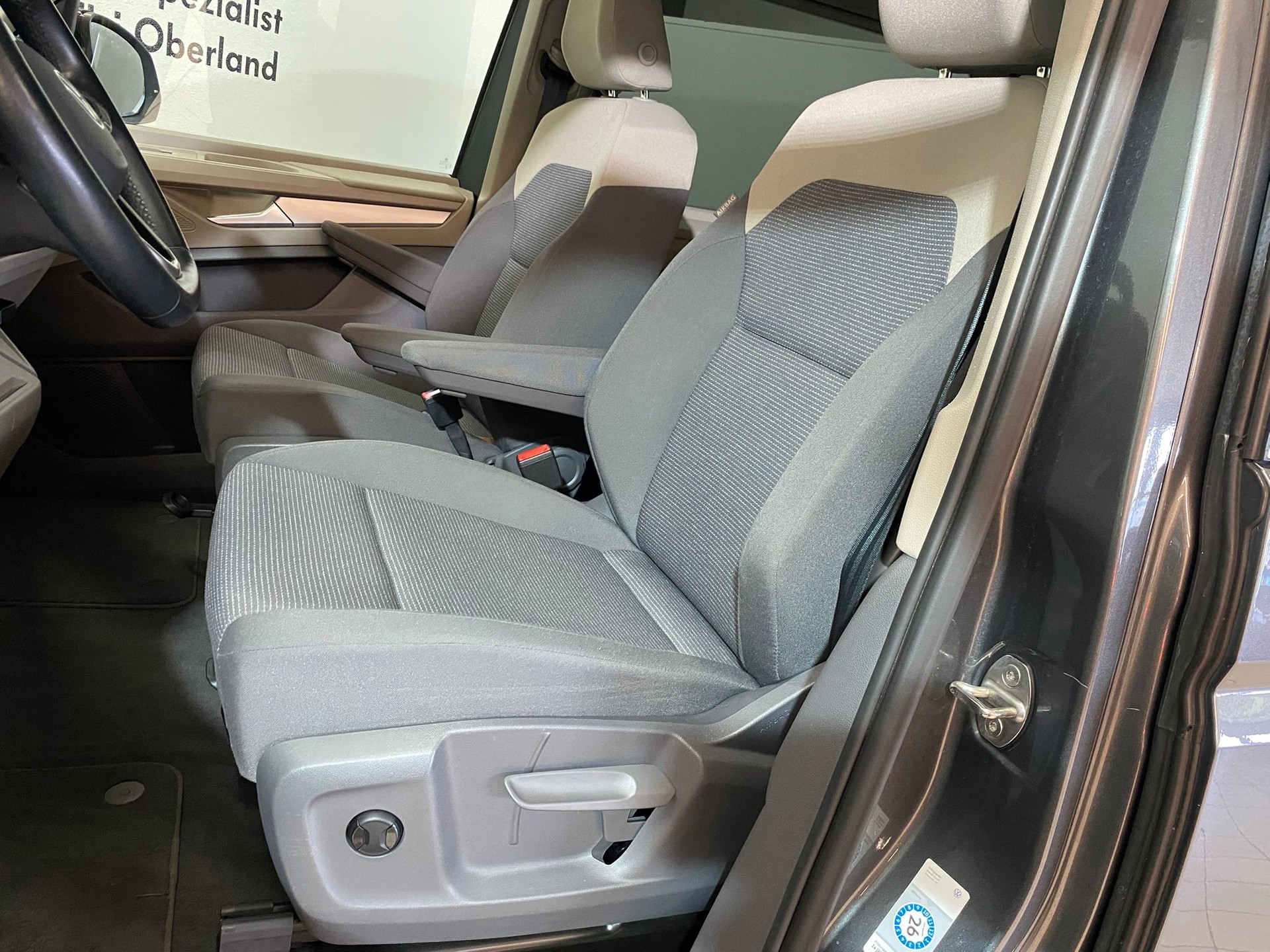VW Multivan 2.0 TSI DSG-image-9