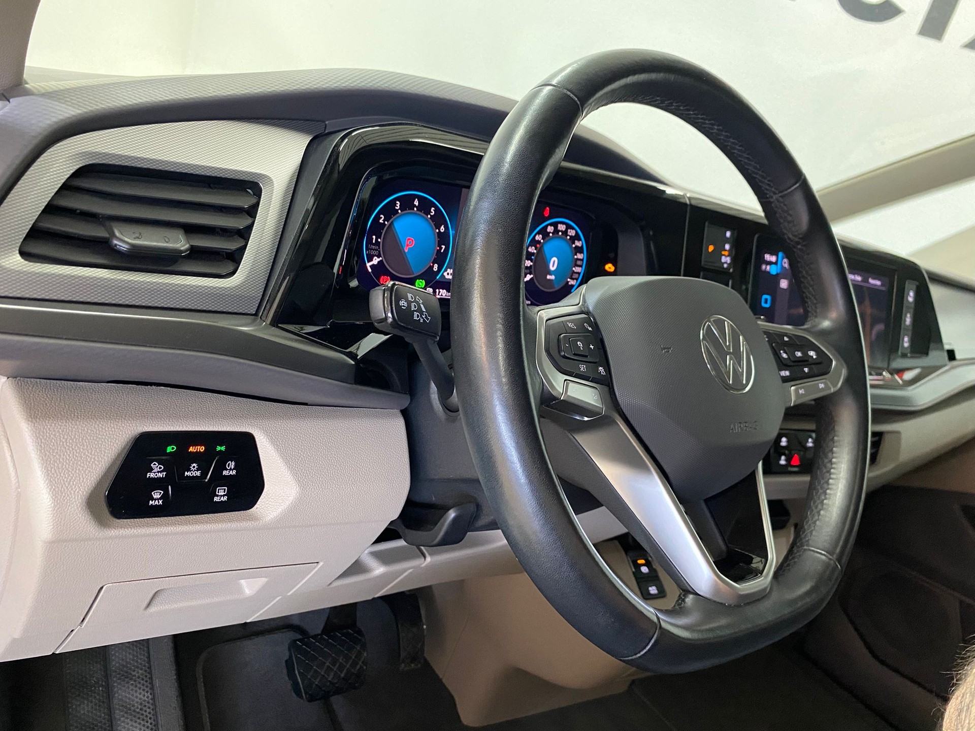 VW Multivan 2.0 TSI DSG-image-6