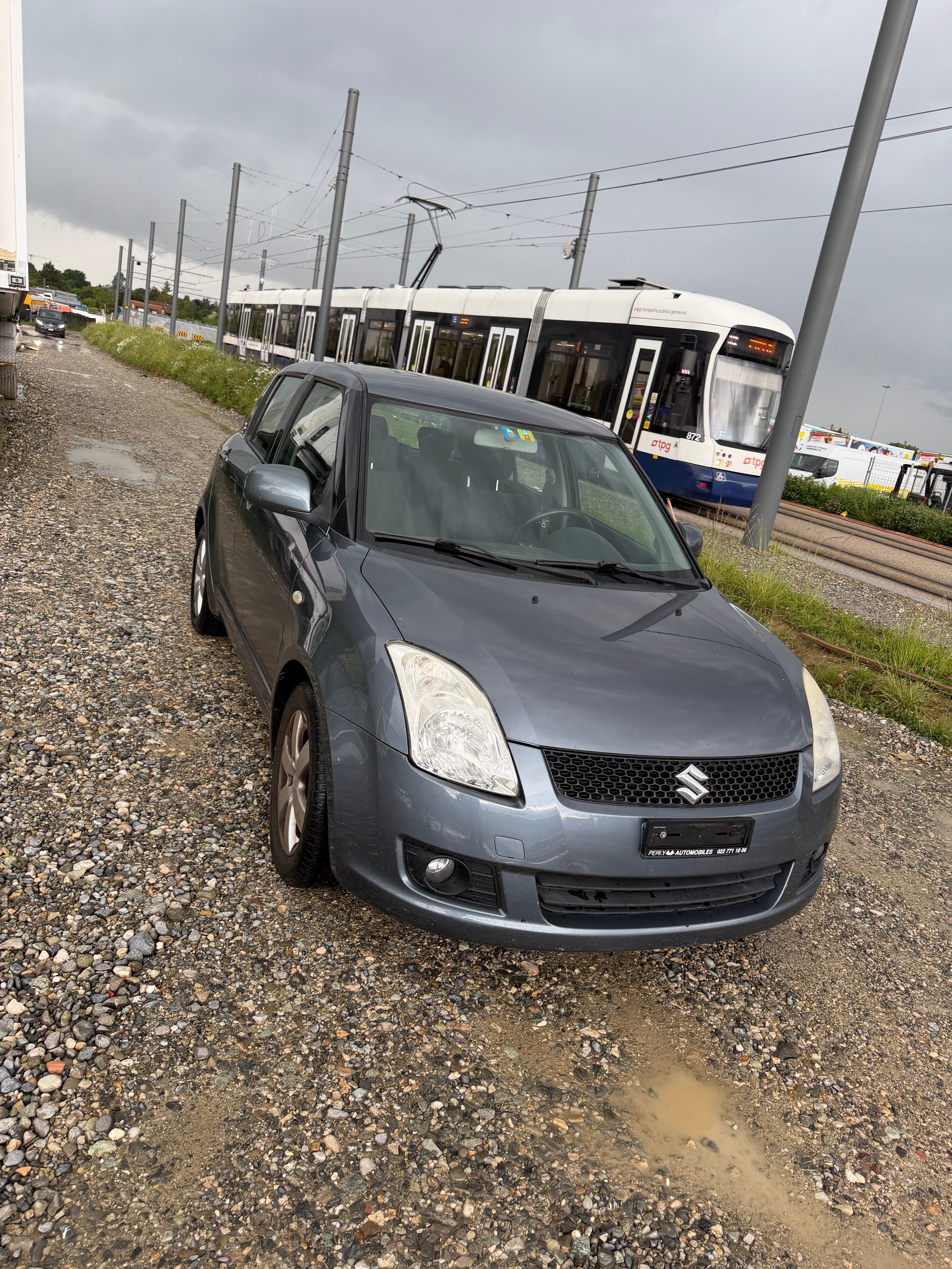 SUZUKI Swift 1.3i 16V GL-image-1