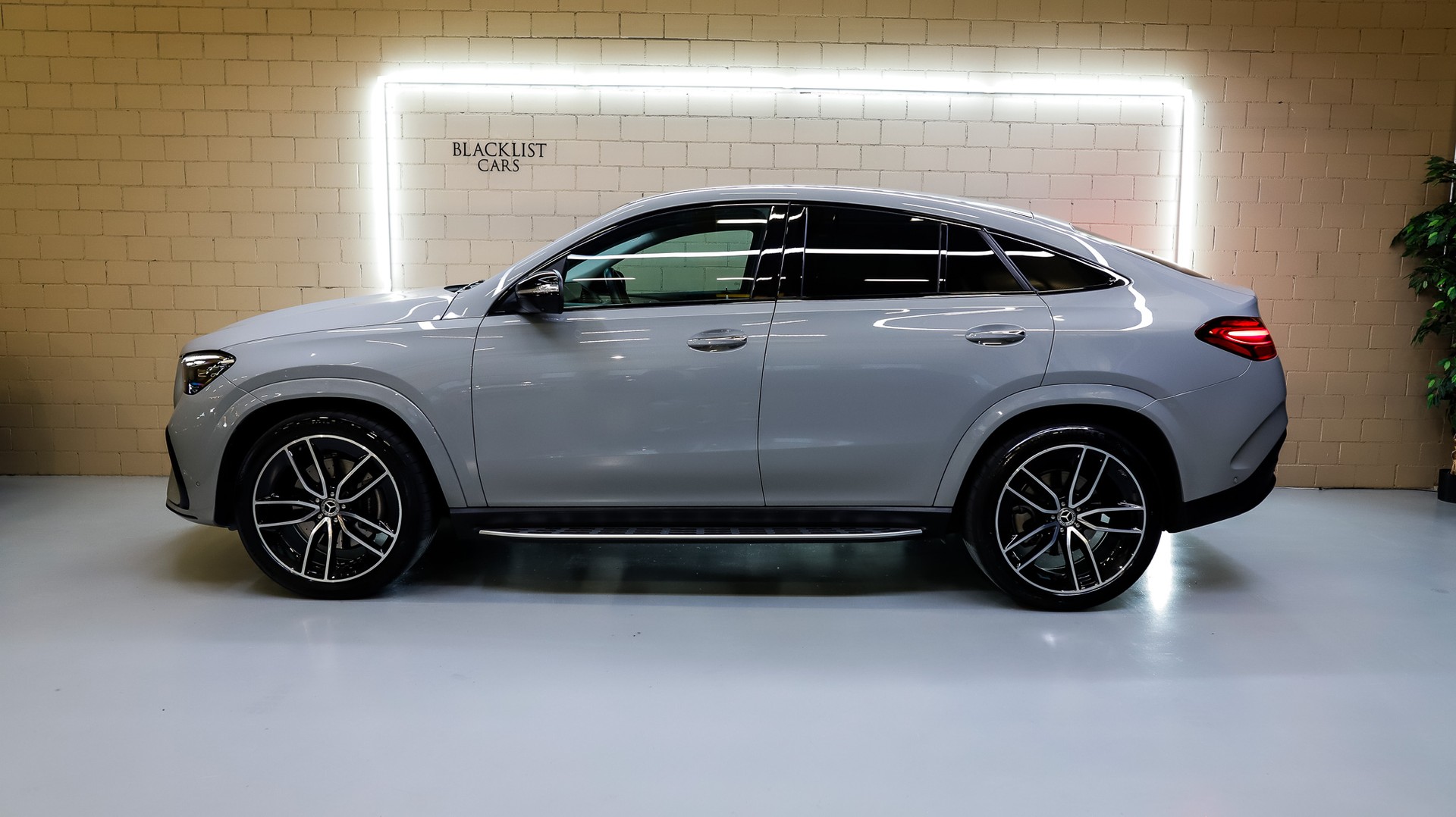 MERCEDES-BENZ GLE Coupé 300 d 4Matic+ 9G-Tronic *FACELIFT*-image-2