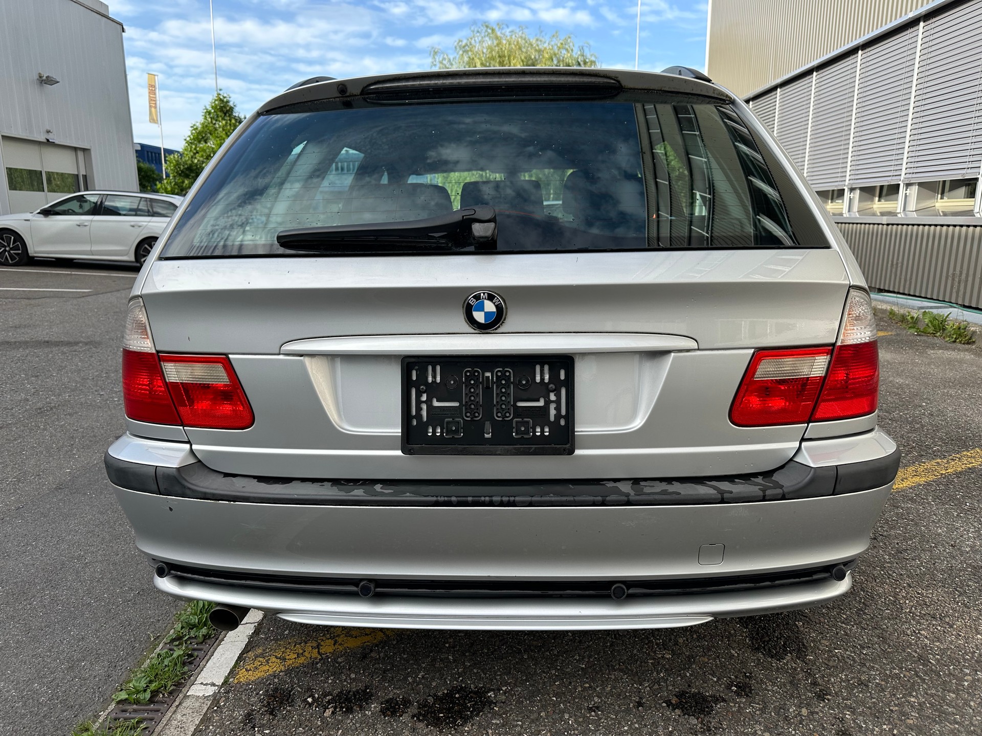 BMW 318i Touring-image-4