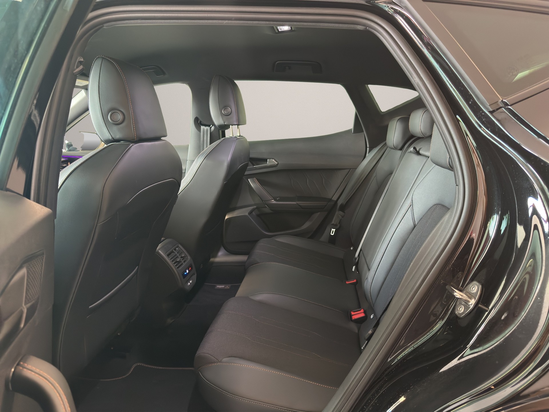 CUPRA Formentor 1.5 TSI DSG-image-8