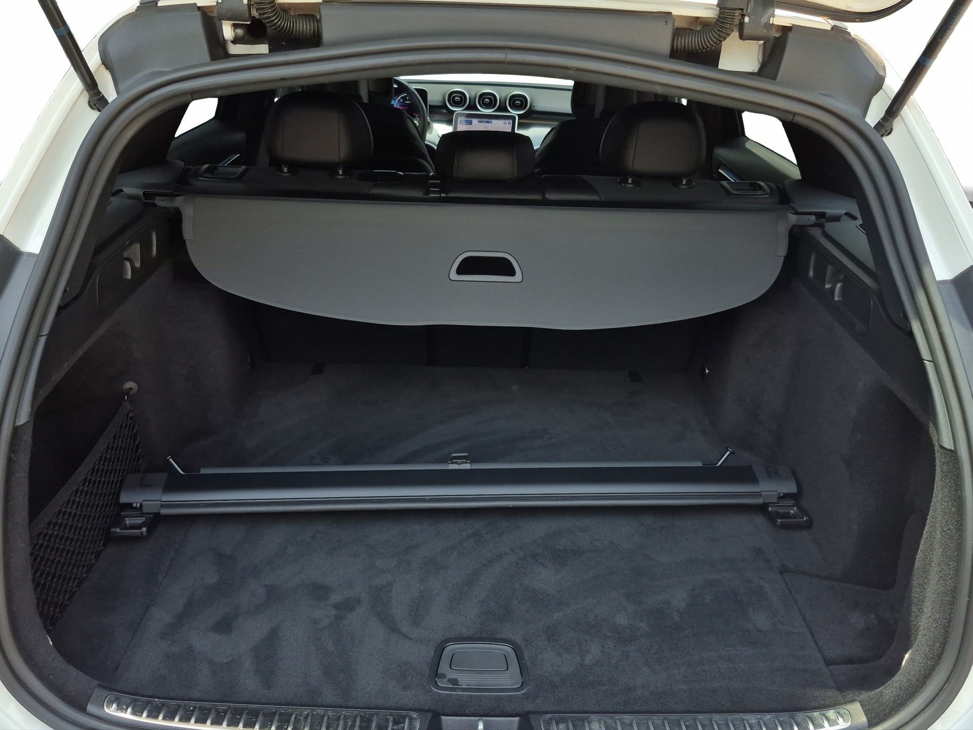 MERCEDES-BENZ C 220 d T 4Matic Swiss Star AMG Line *Night Paket*-image-12