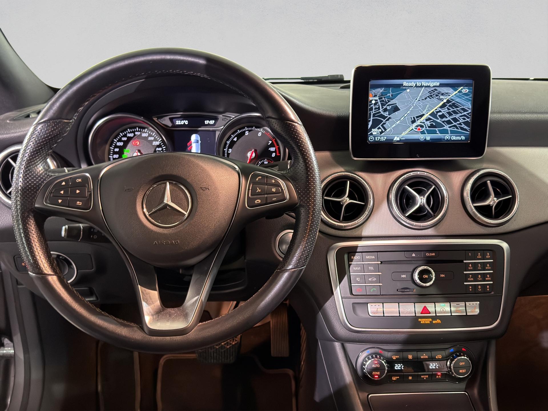 MERCEDES-BENZ CLA Shooting Brake 220 Urban 4Matic 7G-DCT-image-13