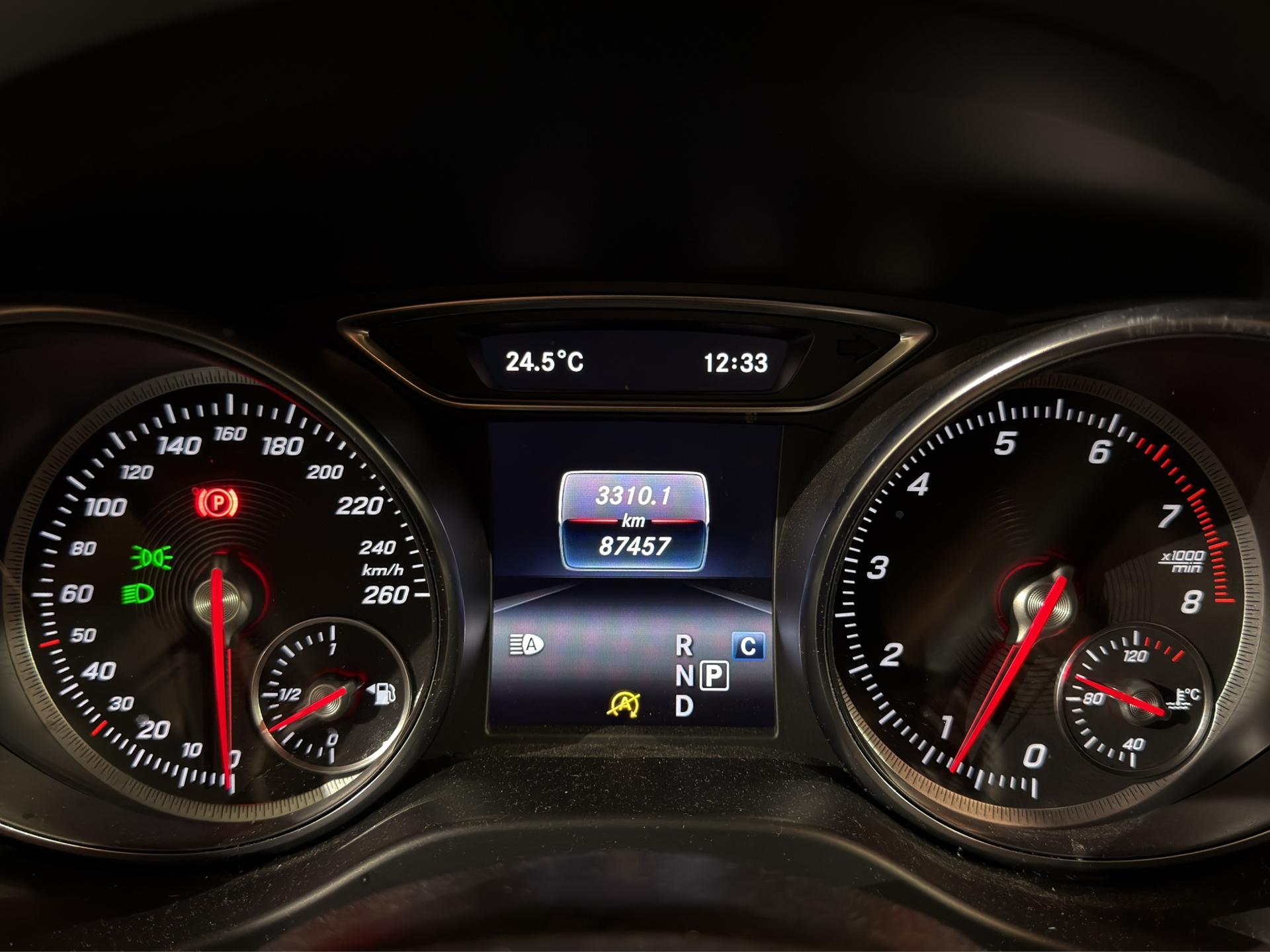 MERCEDES-BENZ CLA Shooting Brake 220 Urban 4Matic 7G-DCT-image-10
