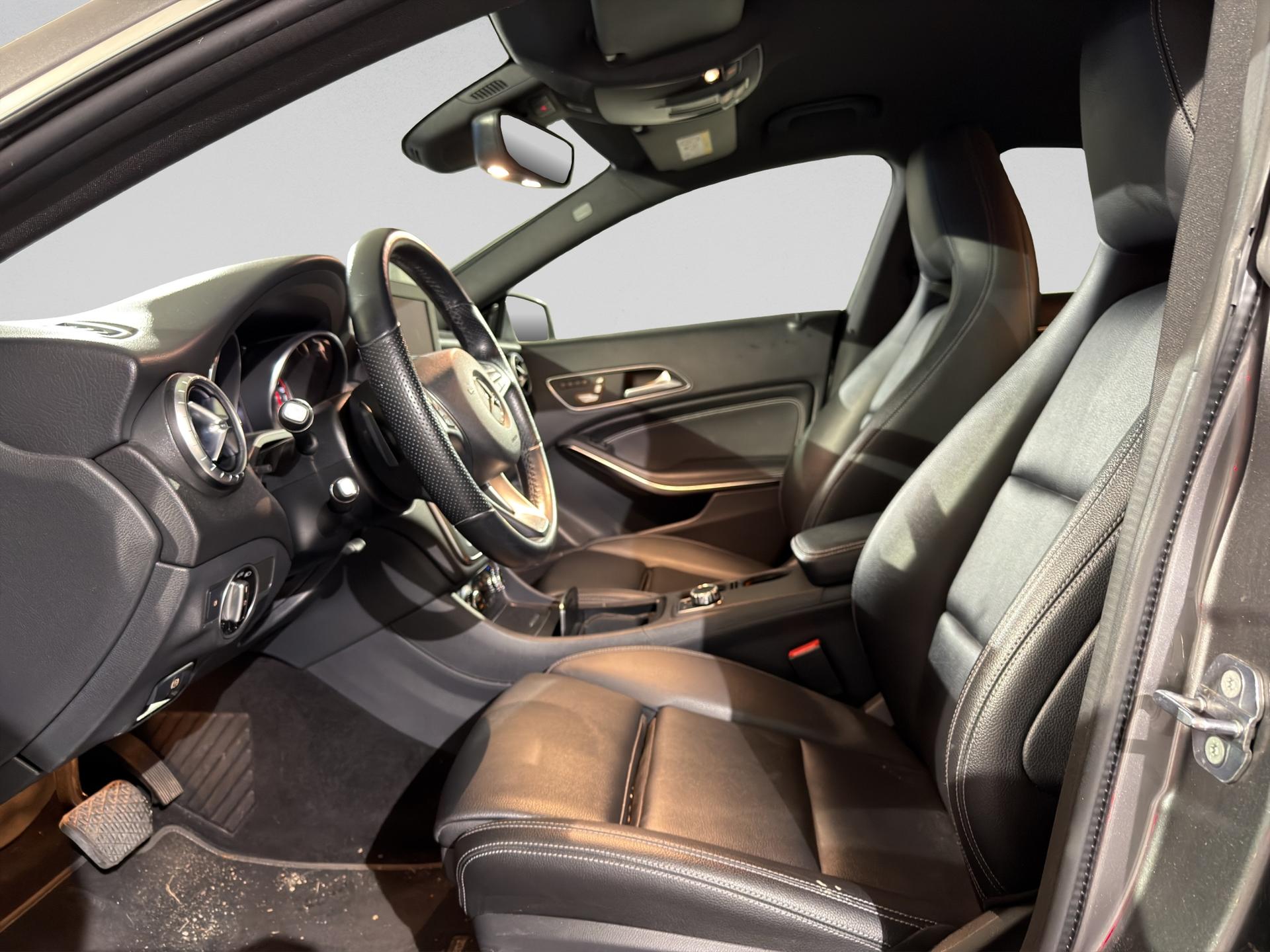 MERCEDES-BENZ CLA Shooting Brake 220 Urban 4Matic 7G-DCT-image-8