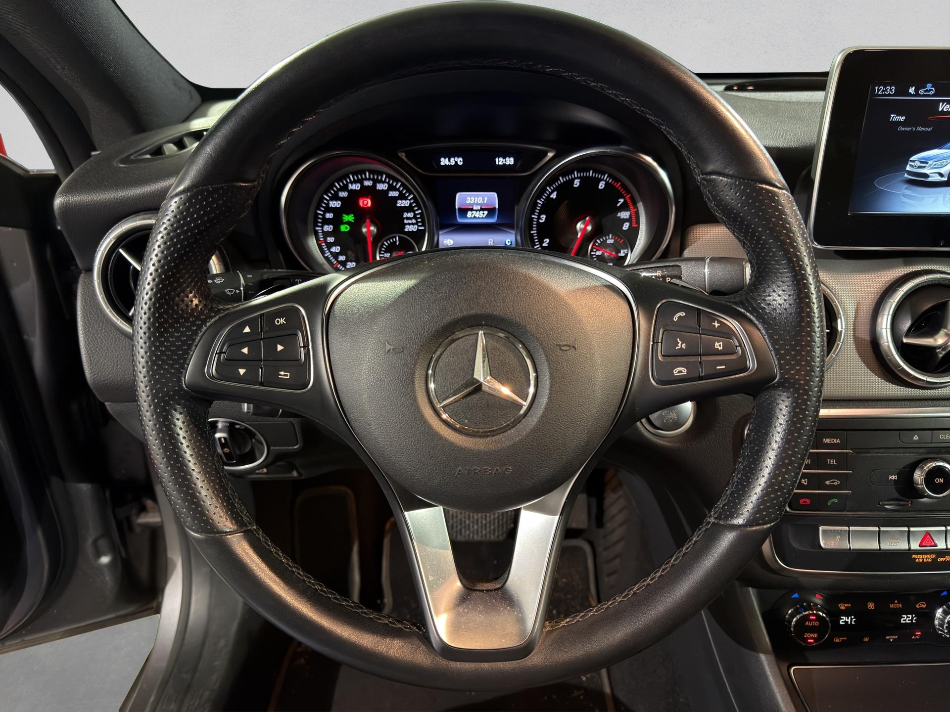 MERCEDES-BENZ CLA Shooting Brake 220 Urban 4Matic 7G-DCT-image-9