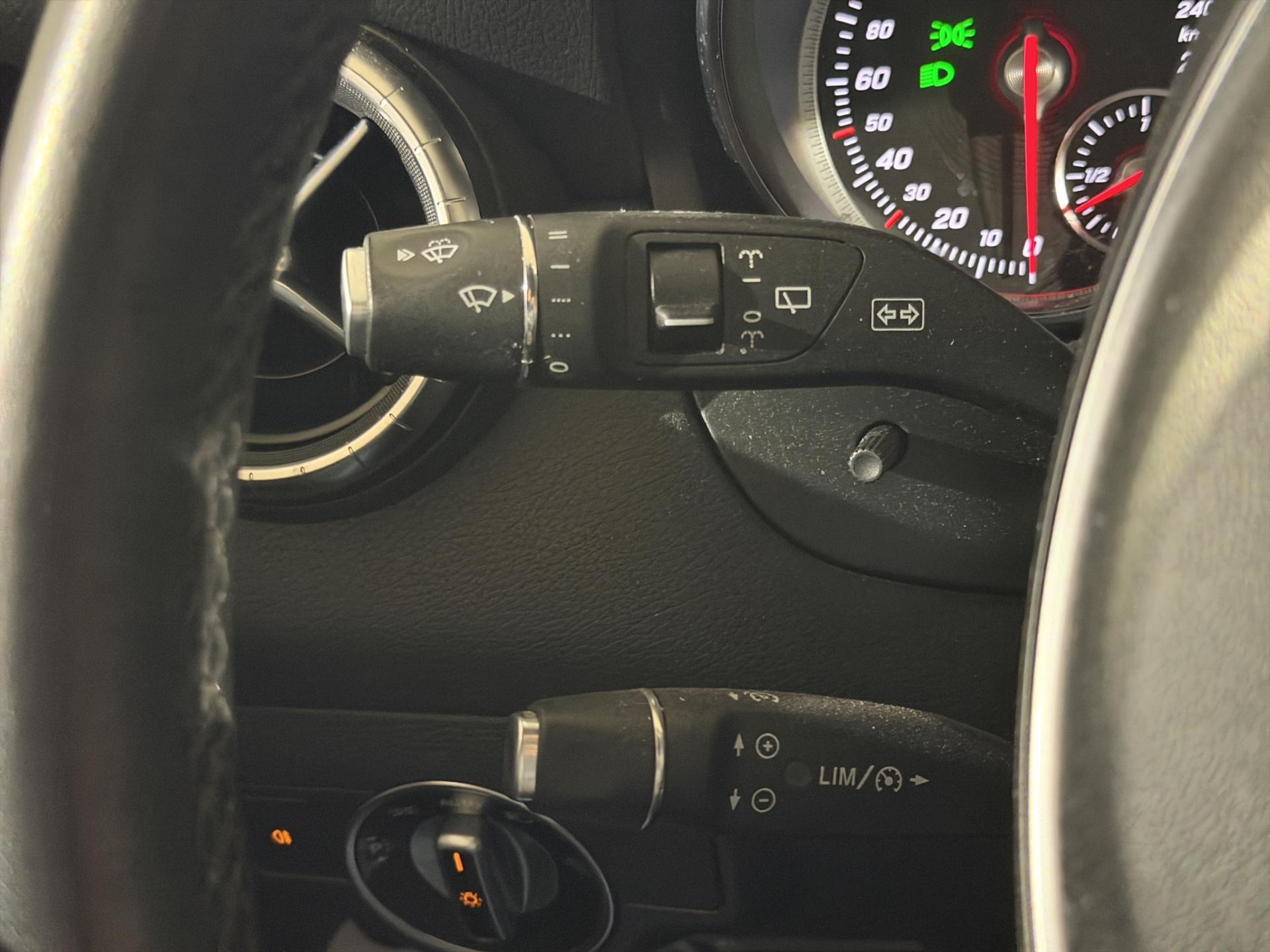 MERCEDES-BENZ CLA Shooting Brake 220 Urban 4Matic 7G-DCT-image-20