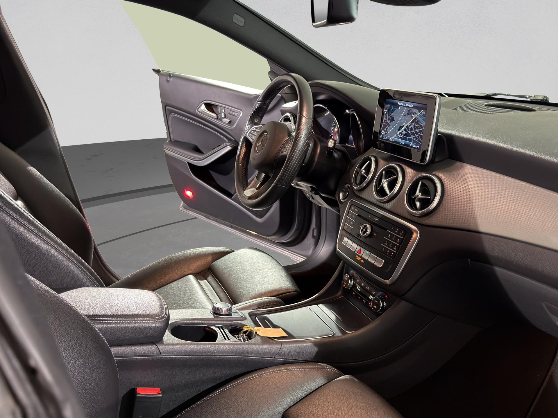 MERCEDES-BENZ CLA Shooting Brake 220 Urban 4Matic 7G-DCT-image-15