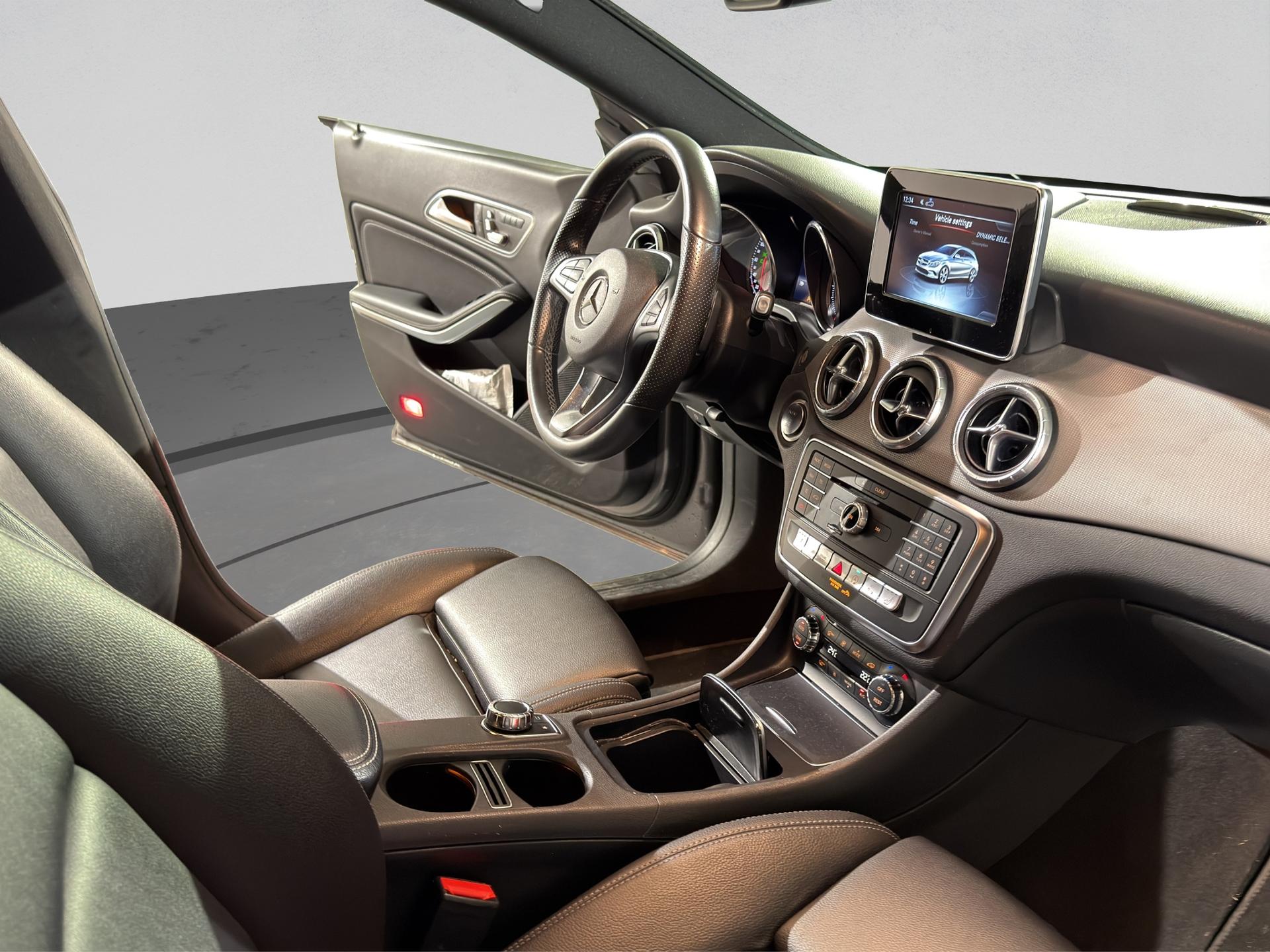 MERCEDES-BENZ CLA Shooting Brake 220 Urban 4Matic 7G-DCT-image-15