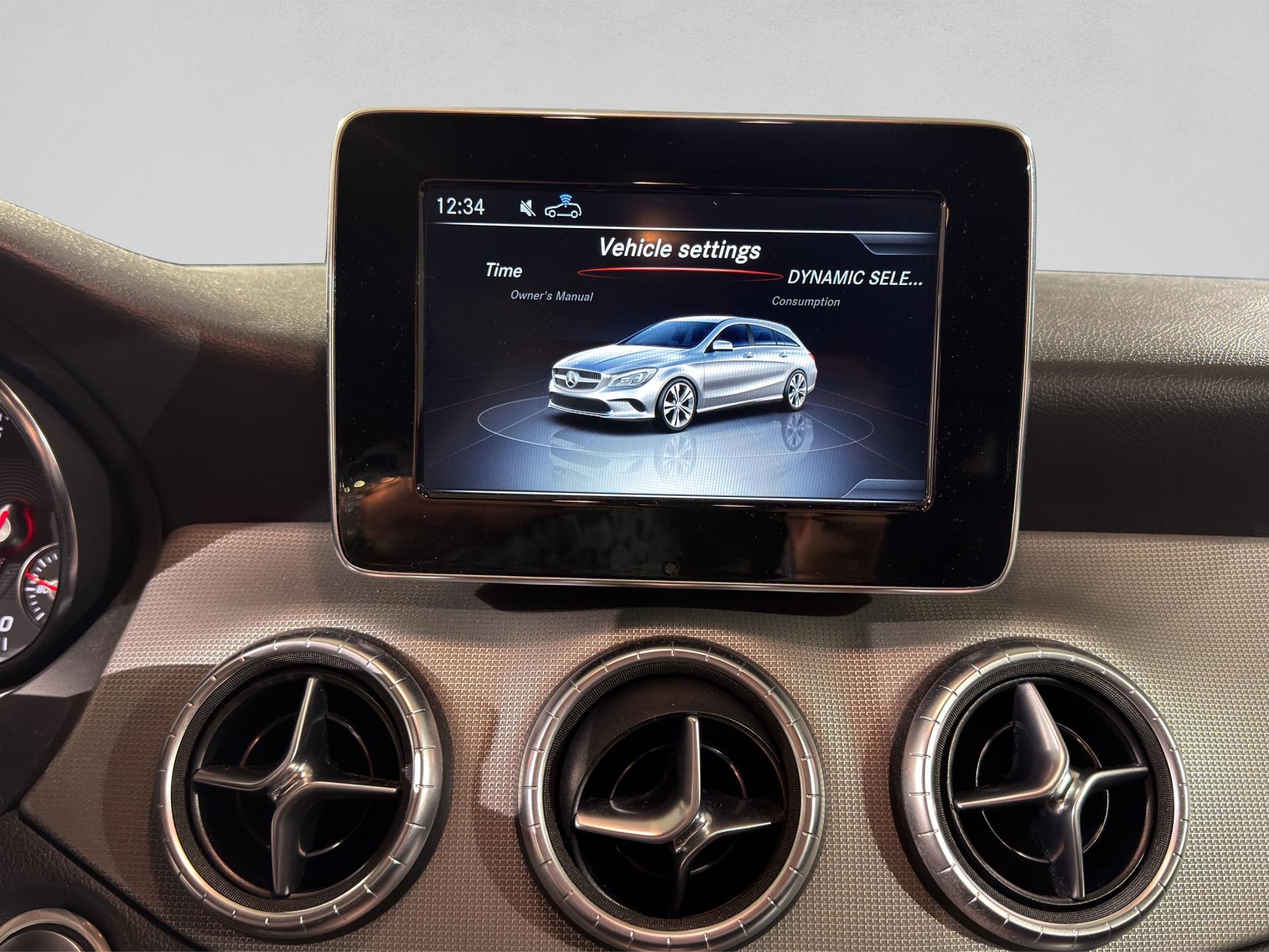 MERCEDES-BENZ CLA Shooting Brake 220 Urban 4Matic 7G-DCT-image-12