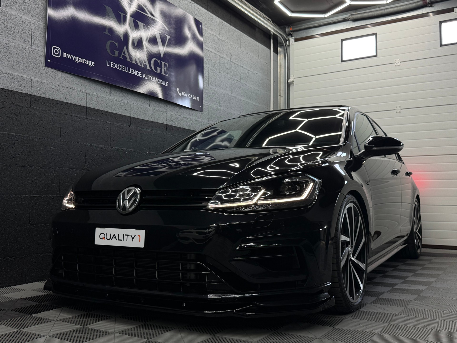 VW Golf 2.0 TSI R 4Motion DSG-image-1