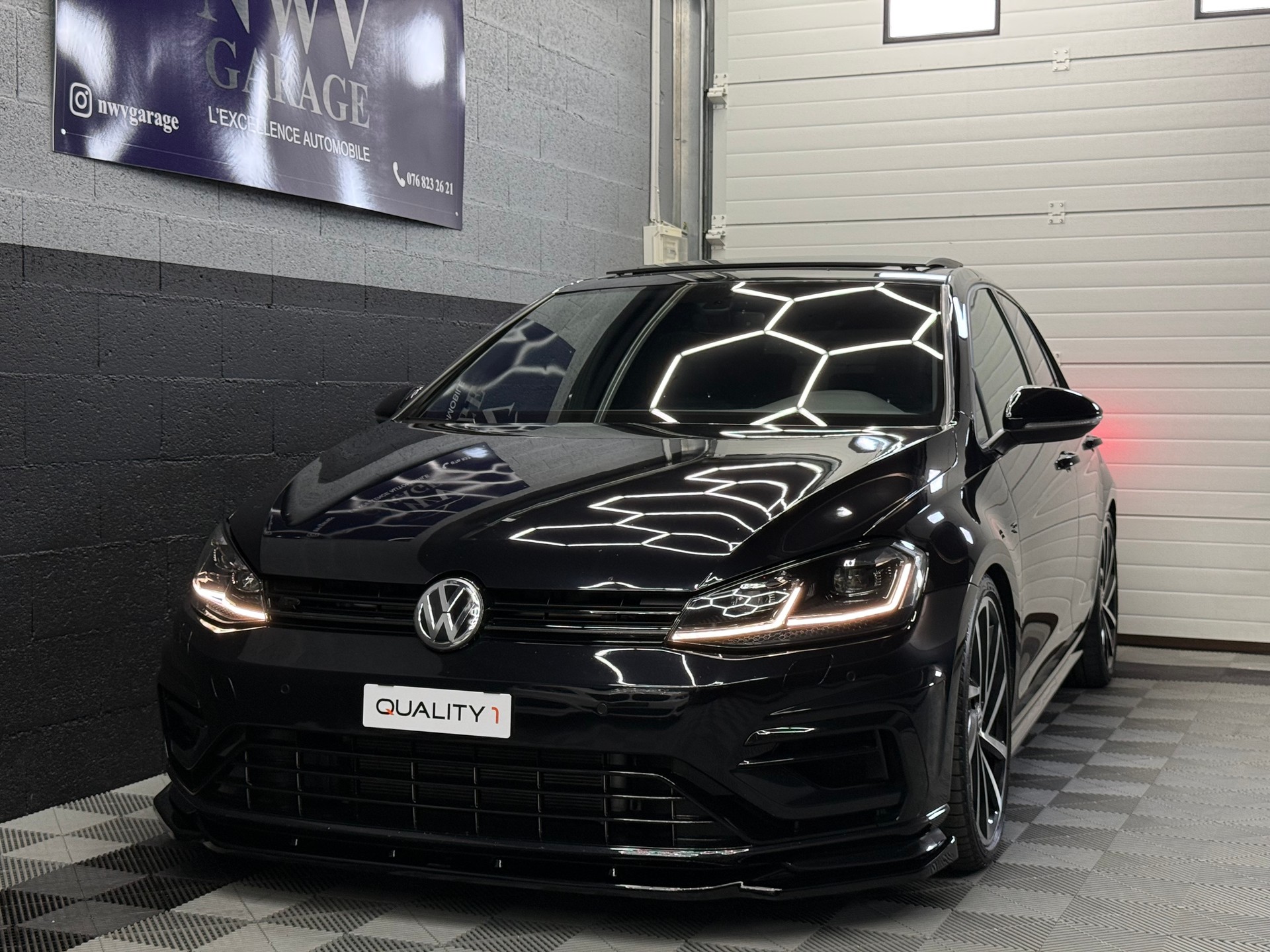 VW Golf 2.0 TSI R 4Motion DSG-image-2