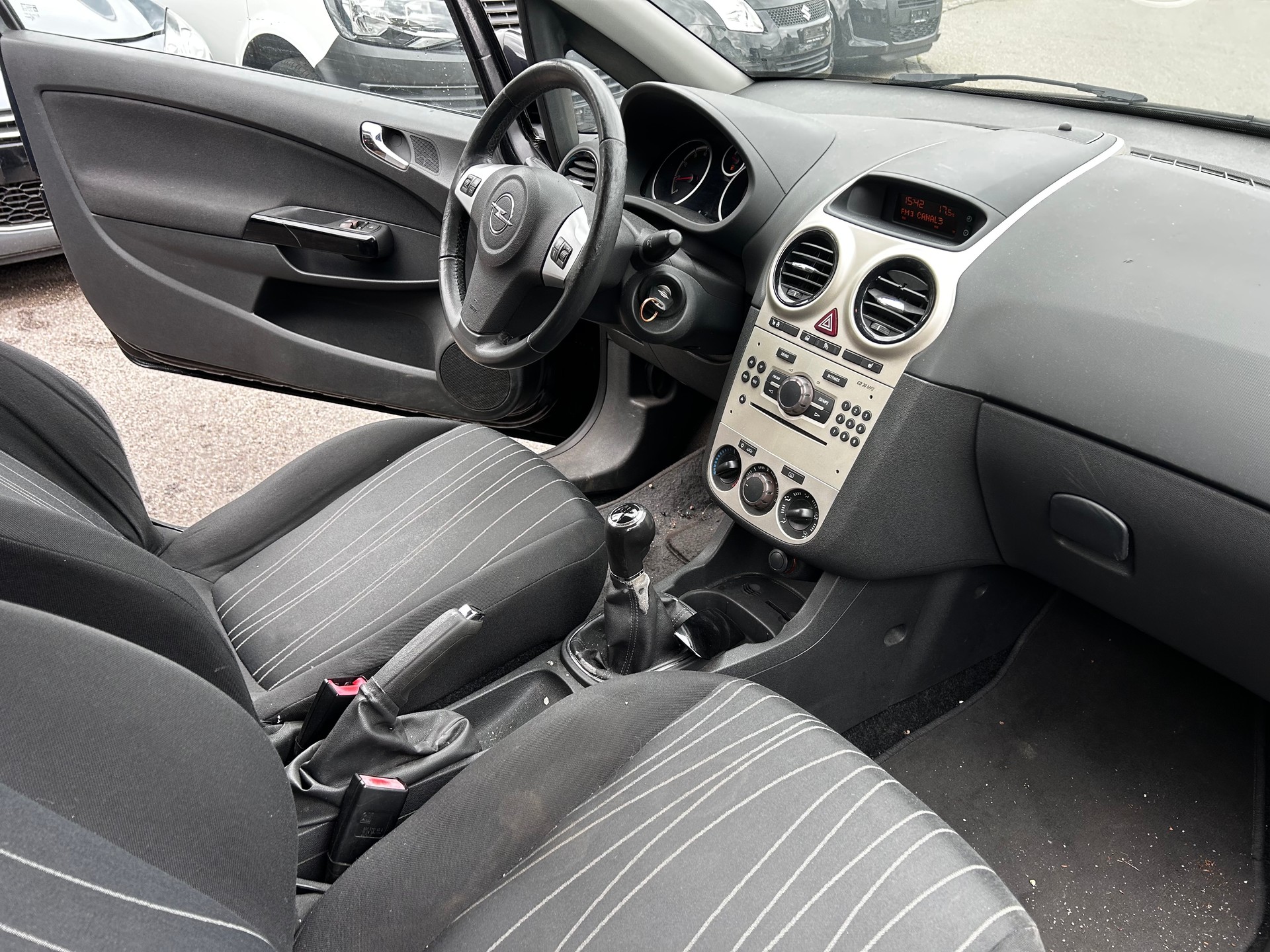 OPEL Corsa 1.4 TP Enjoy-image-9