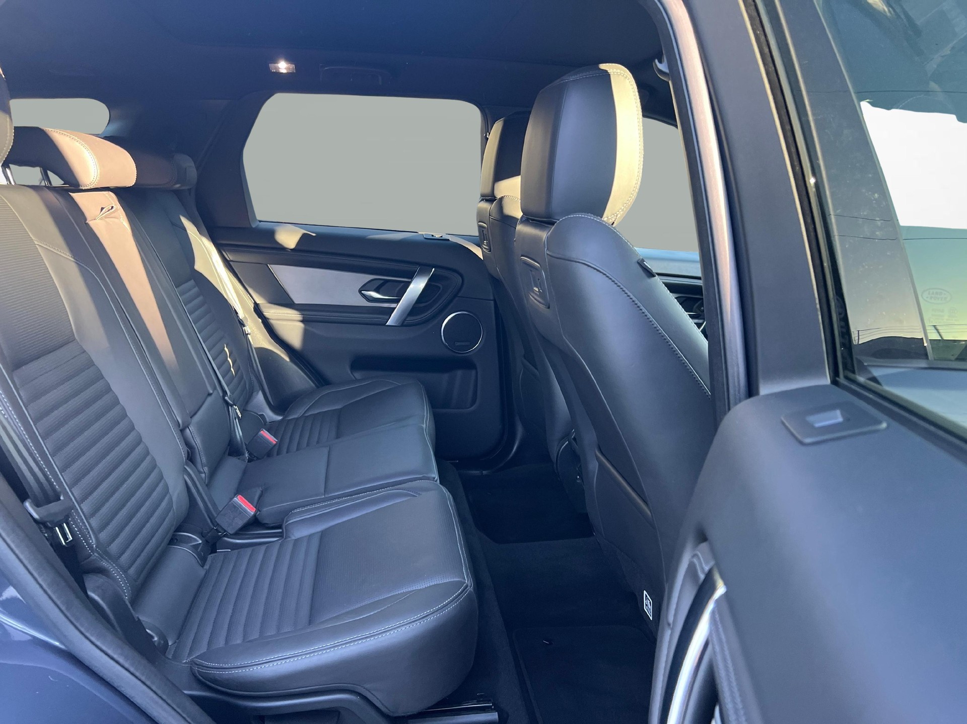 LAND ROVER Discovery Sport 2.0 I4 250 Dynamic HSE-image-10