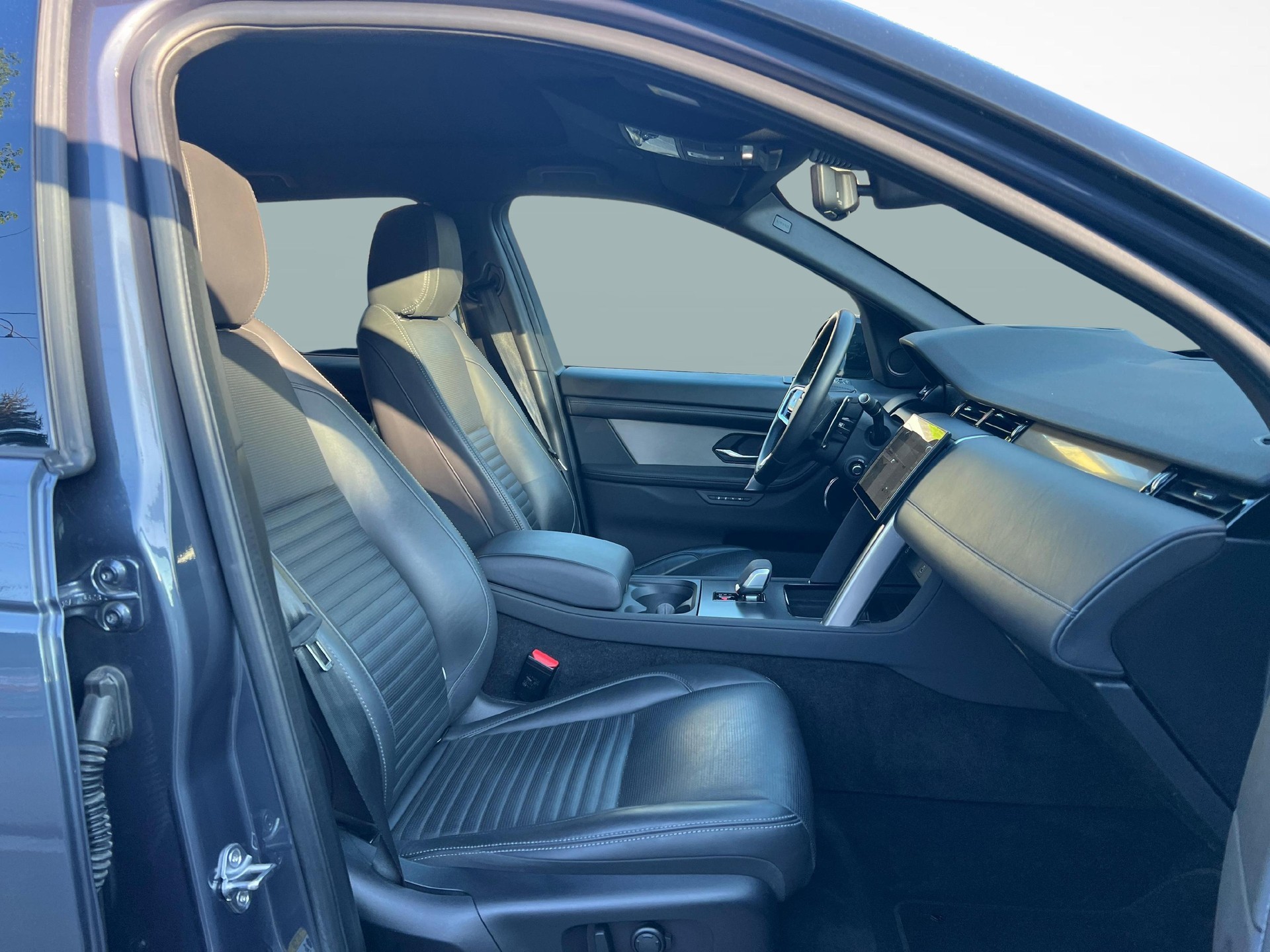 LAND ROVER Discovery Sport 2.0 I4 250 Dynamic HSE-image-9