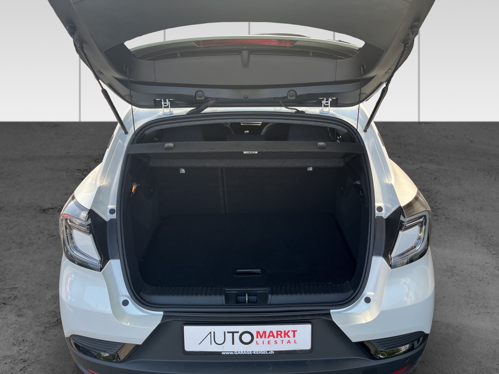 RENAULT Captur 1.3 TCe Techno-image-11