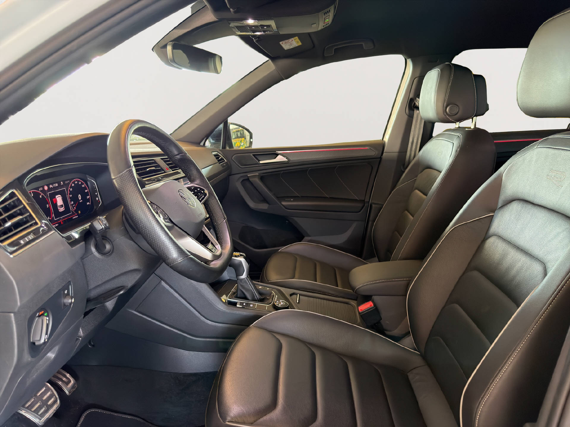 VW Tiguan 2.0 TDI SCR R-Line DSG-image-10