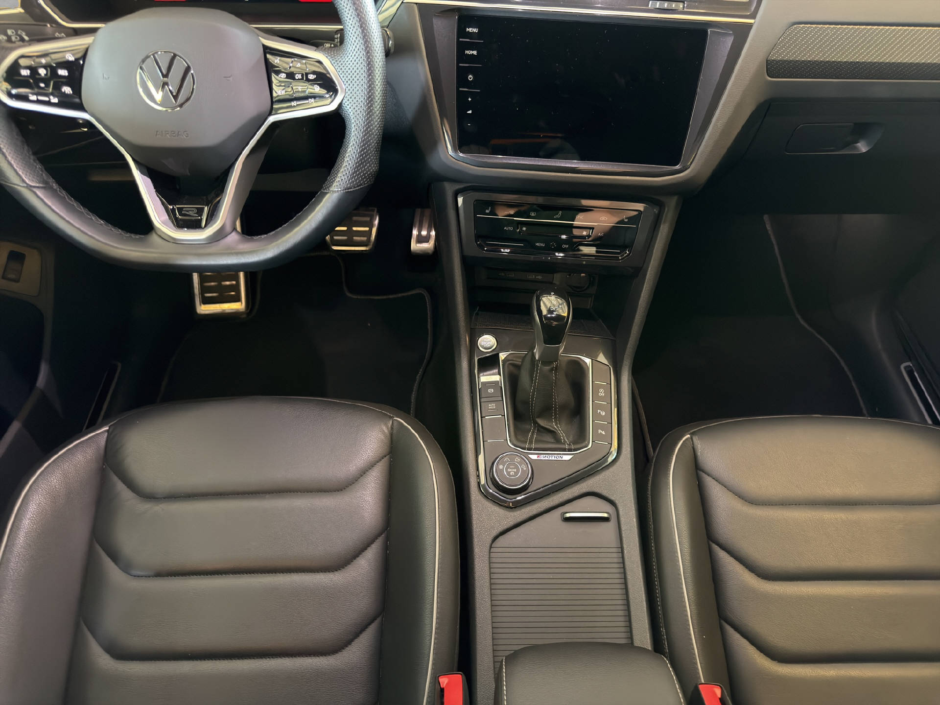 VW Tiguan 2.0 TDI SCR R-Line DSG-image-13