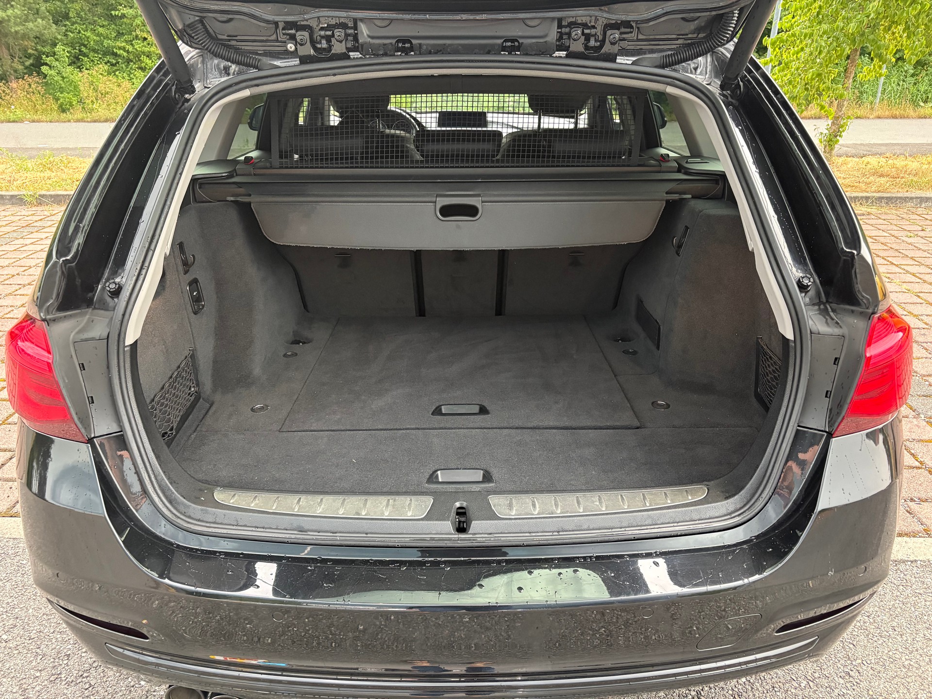 BMW 320d xDrive-image-2